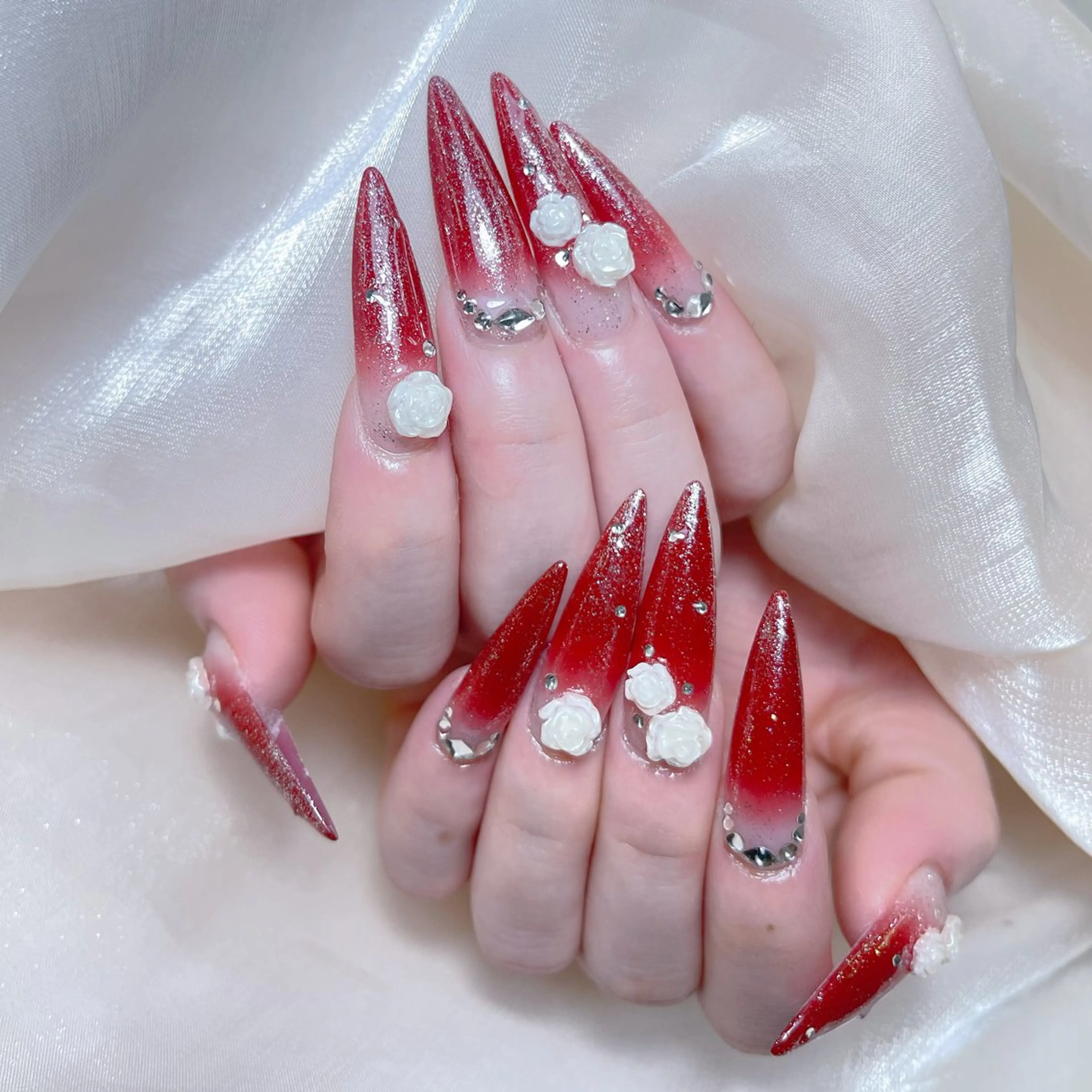 ネイル オーロラネイル フレンチネイル グラデーション ハート 韓国ネイル ハンドネイル Melody Nail所属・Melody  3D/スカルプ専門店のネイルデザイン