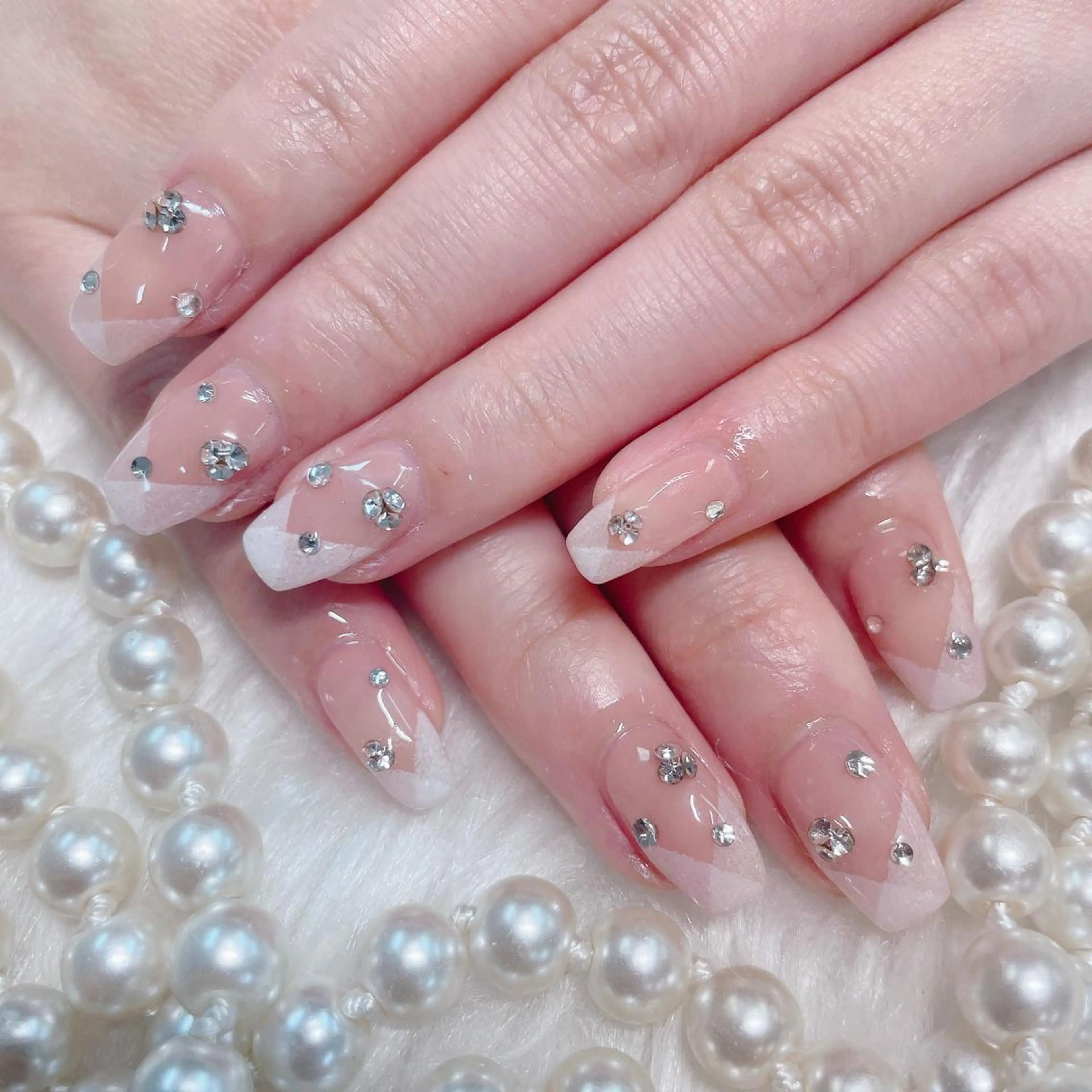 ネイル Go  Today シェアサロン 新宿Gratia店所属・杉山 栞のネイルデザイン