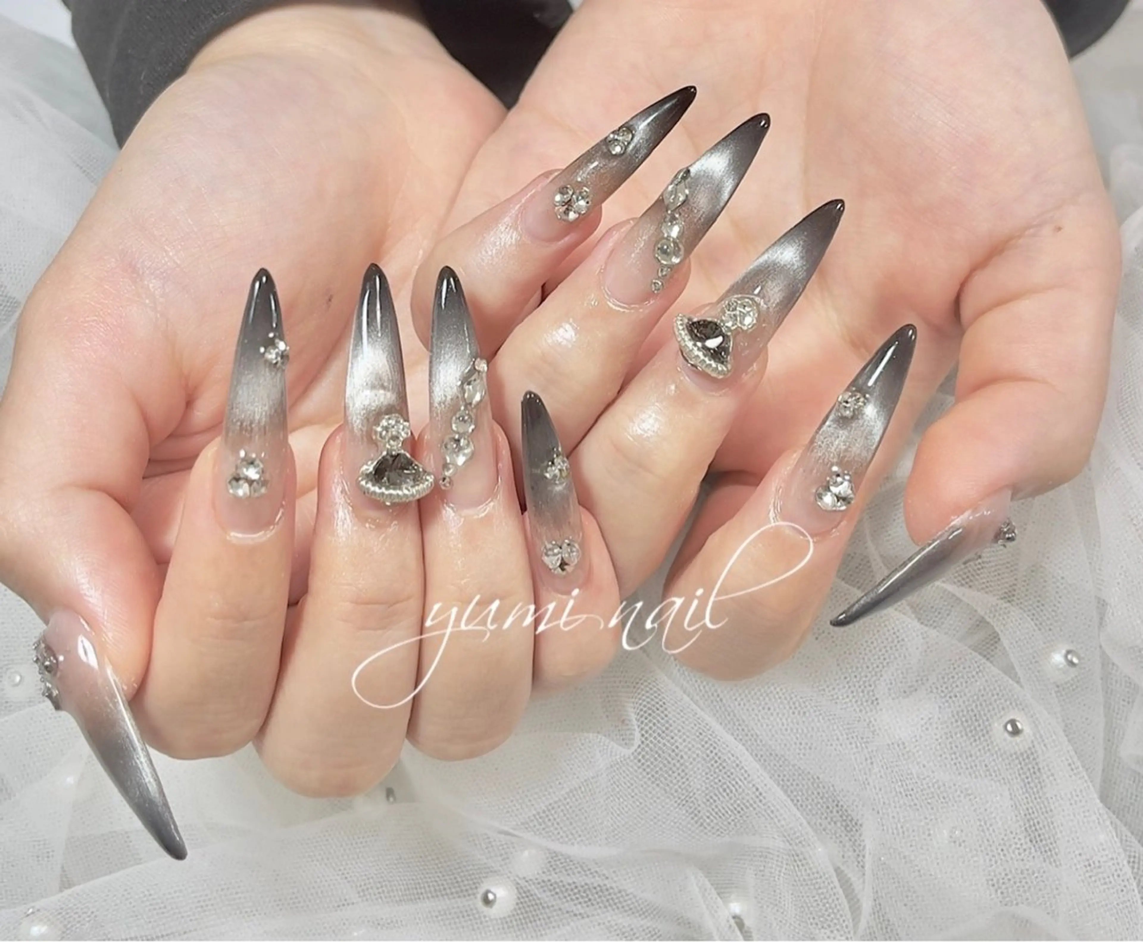 ネイル ハンドネイル 𝐲𝐮𝐦𝐢🎀 長さ出しデザイン専門のネイルデザイン