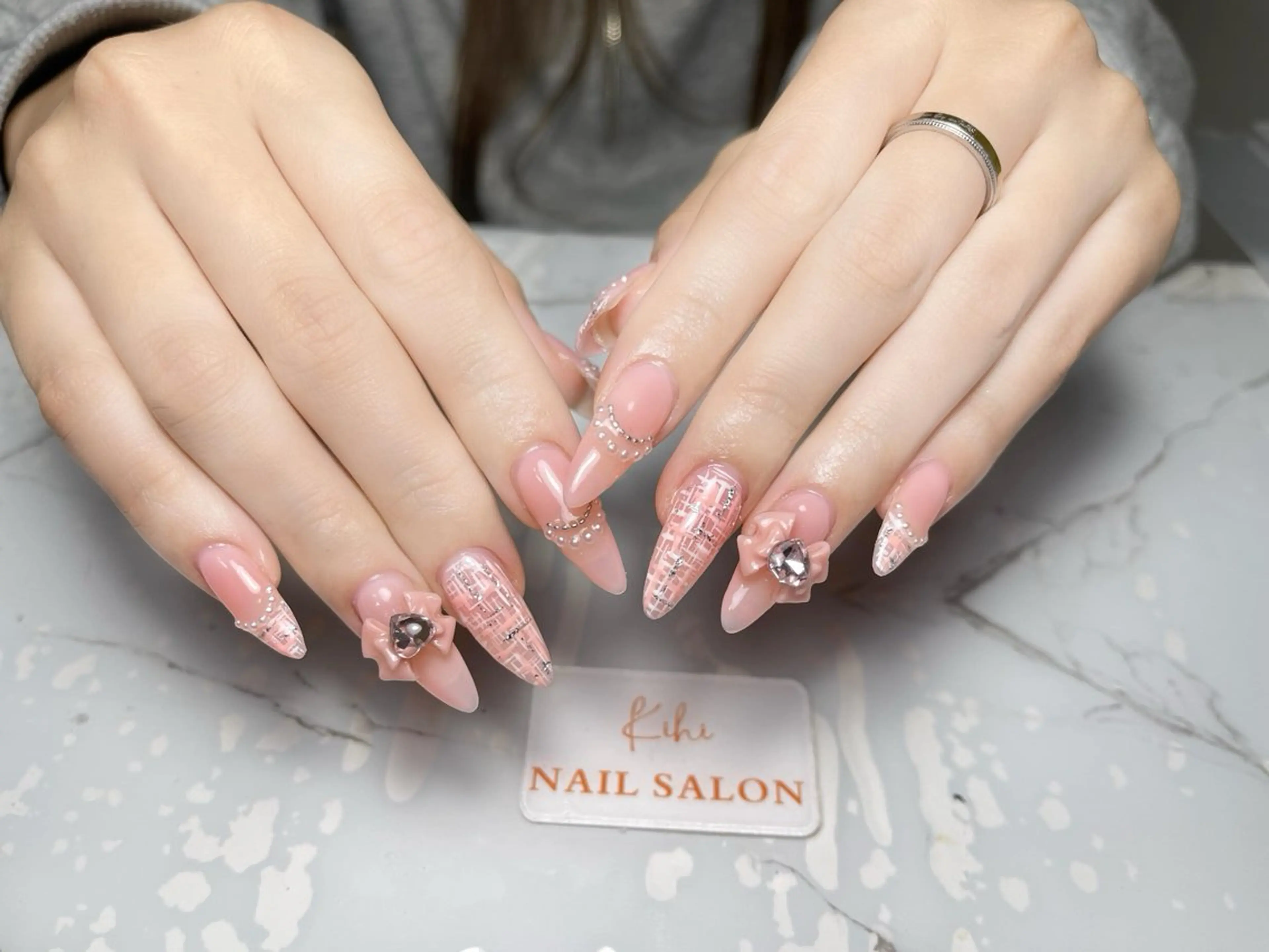 ネイル アートネイル フレンチネイル ジェルネイル グラデーション 韓国ネイル ハンドネイル 💕鈴木ユリ パラジェル/オフ無料のネイルデザイン