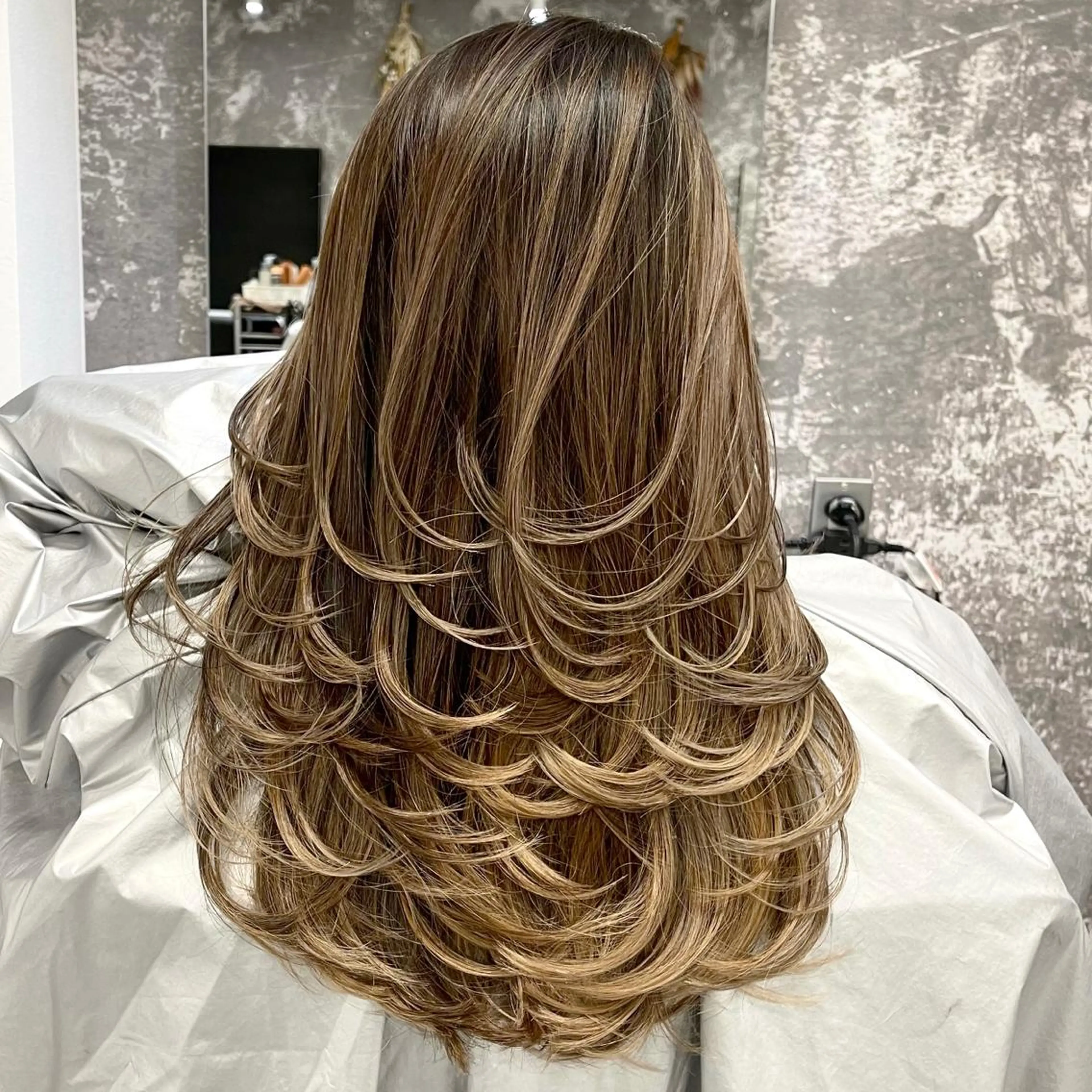 セミロング カラー ヘアアレンジ バレイヤージュ デザインカラー ハイライトカラー 外国人風カラー ハイライト カット アンドウ ユウ/ レイヤーカット/韓国のヘアスタイル