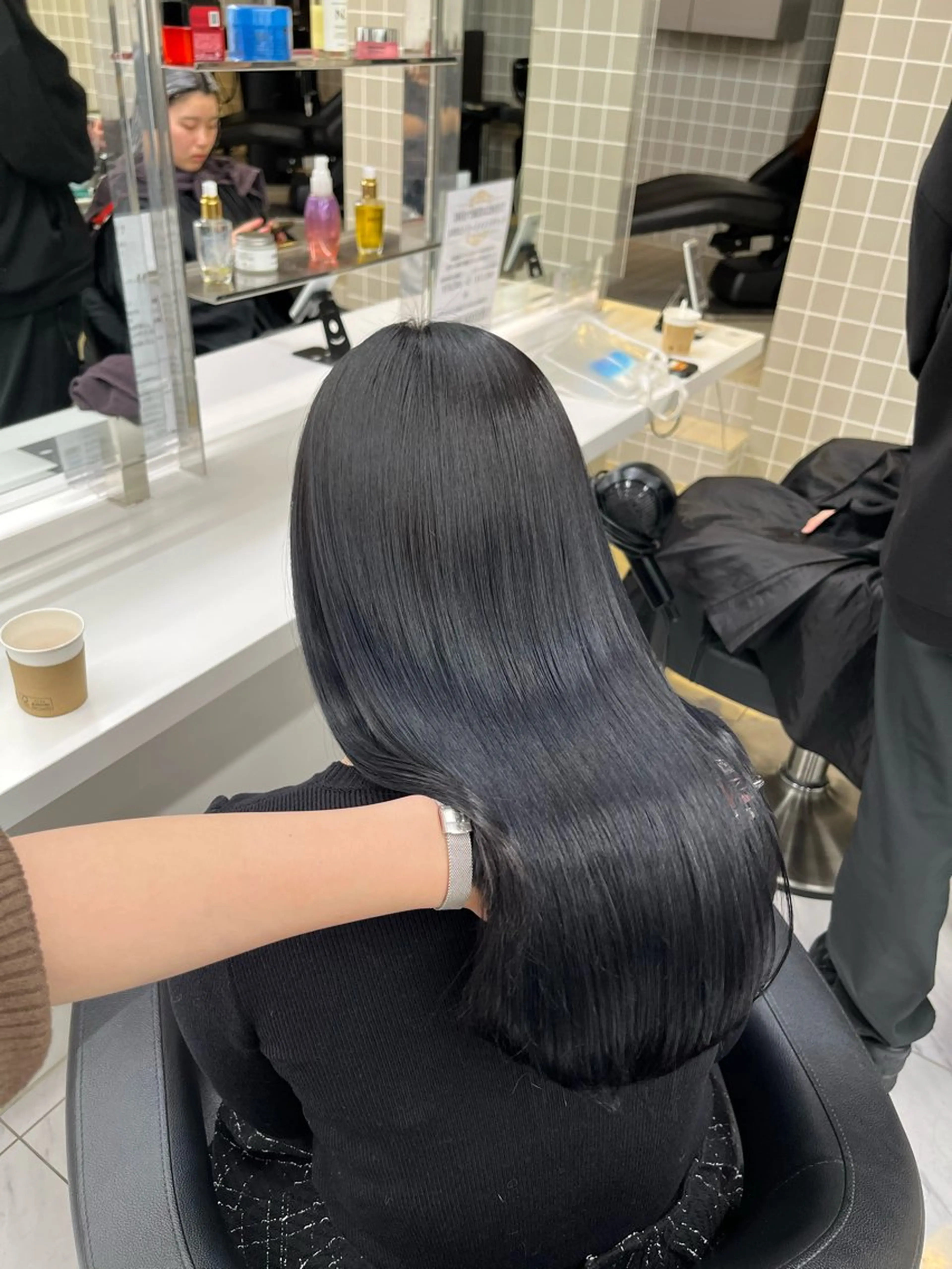 ロング ヘアカラー トリートメント ヘッドスパ ヘアセット 寒色＆ブリーチ特化 寒色MiOのヘアスタイル