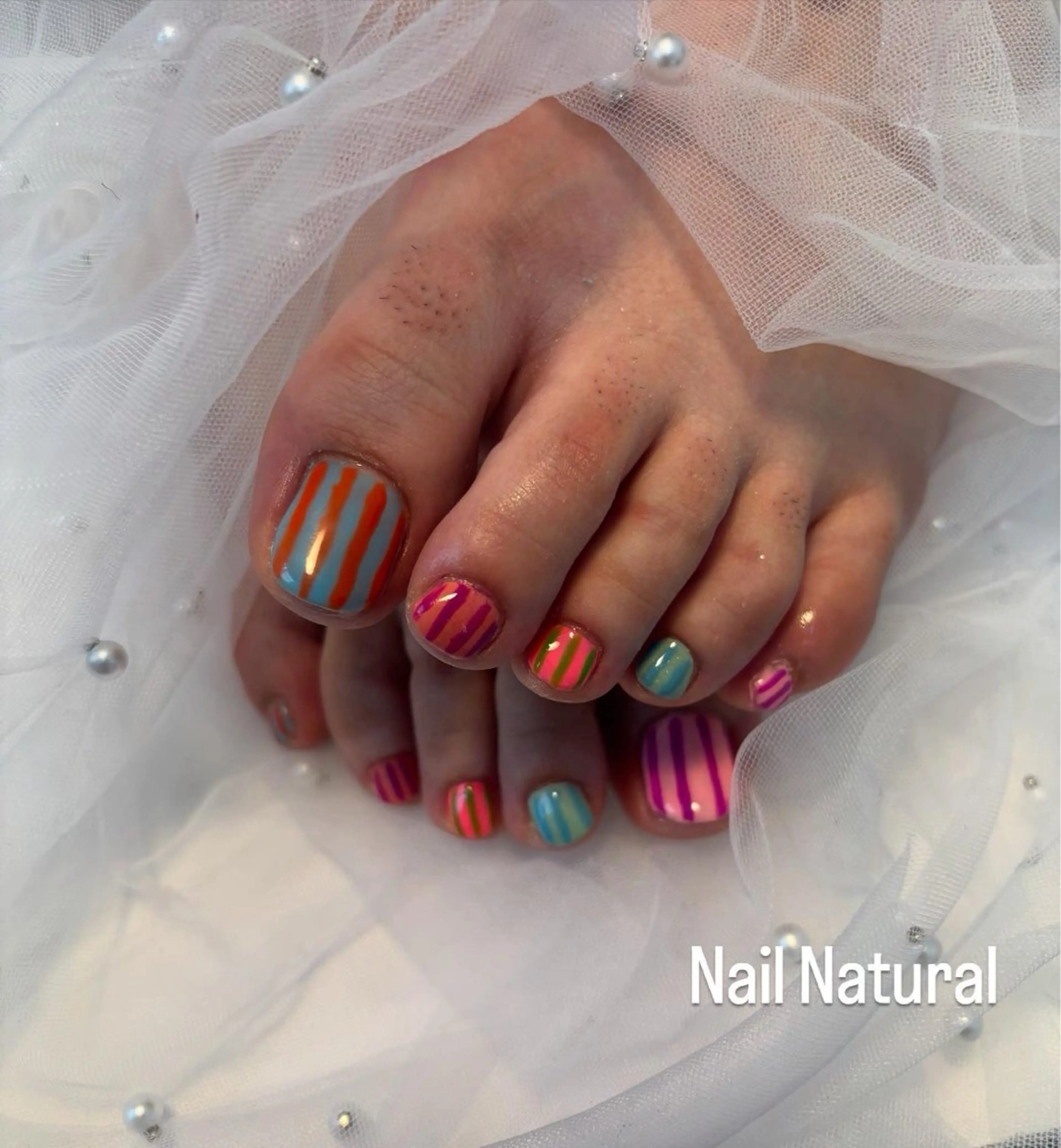 ネイル フラッシュネイル フットネイル フレンチネイル ジェルネイル ガラスフレンチ フットネイル Nail salon Natulalのネイルデザイン