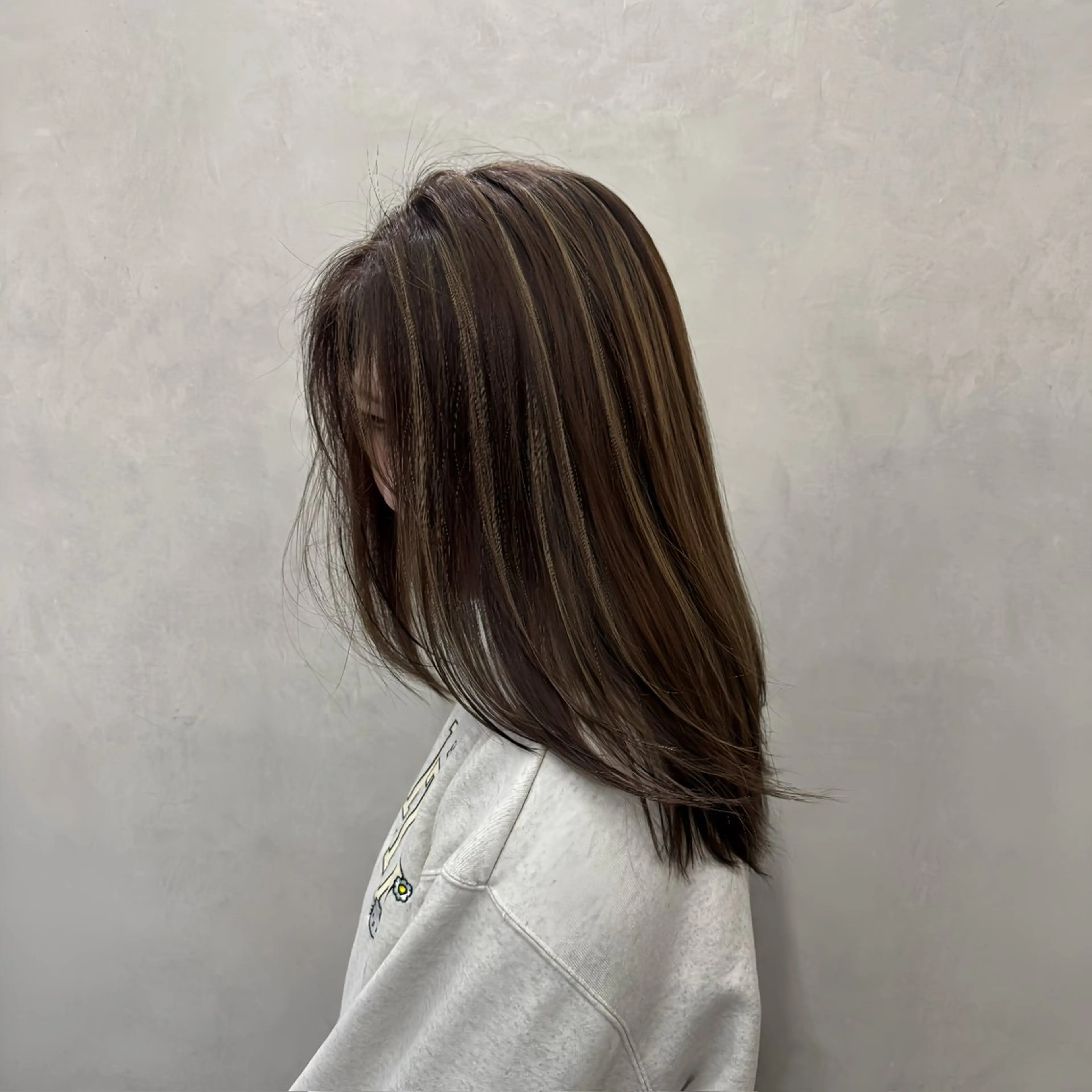 セミロング カラー ブリーチ ケアブリーチ 透明感カラー ダブルカラー ハイライトカラー カット ヘアカラー ハイライト／髪質改善 裕樹のヘアスタイル