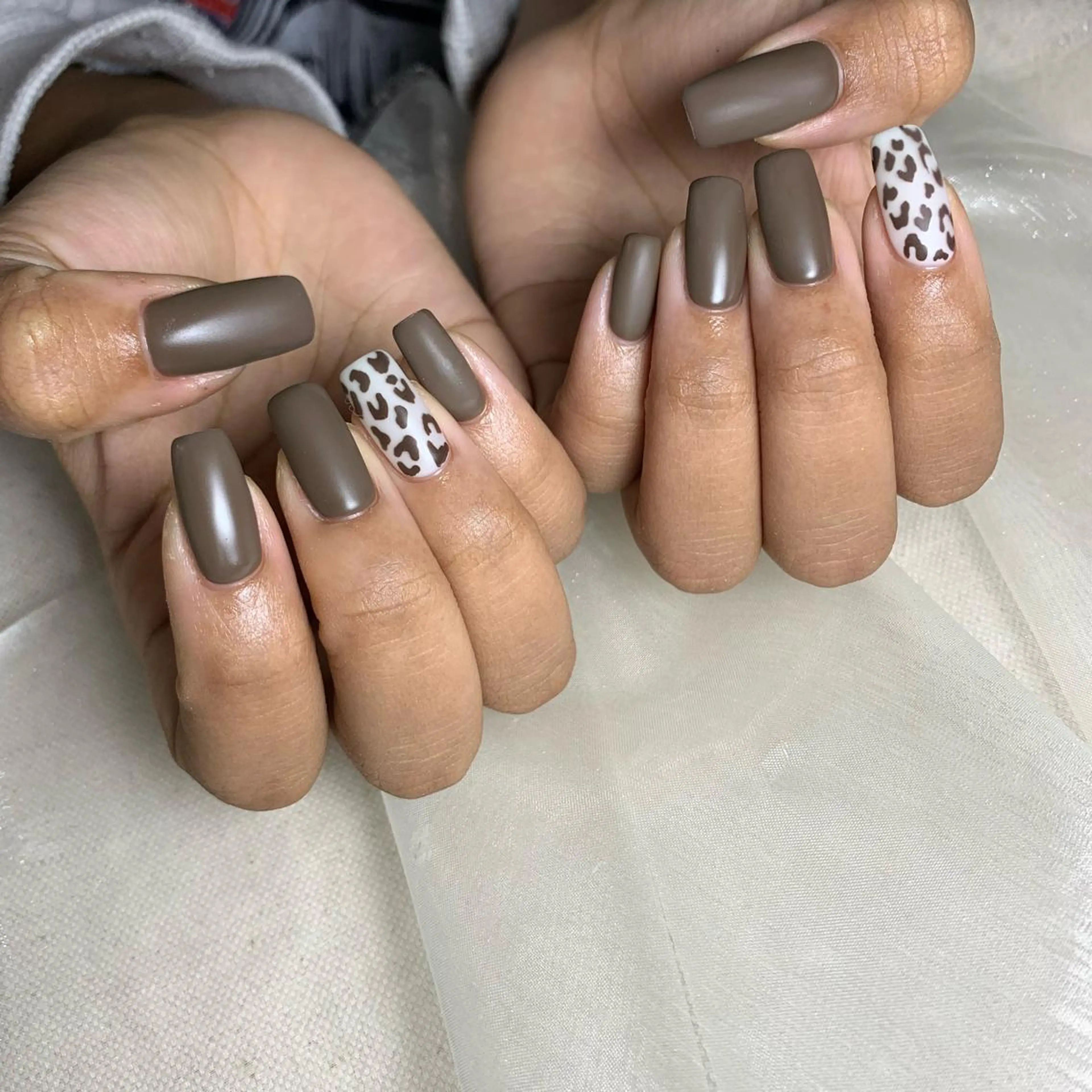 ネイル repos~ルポ~所属・里見 麗のネイルデザイン