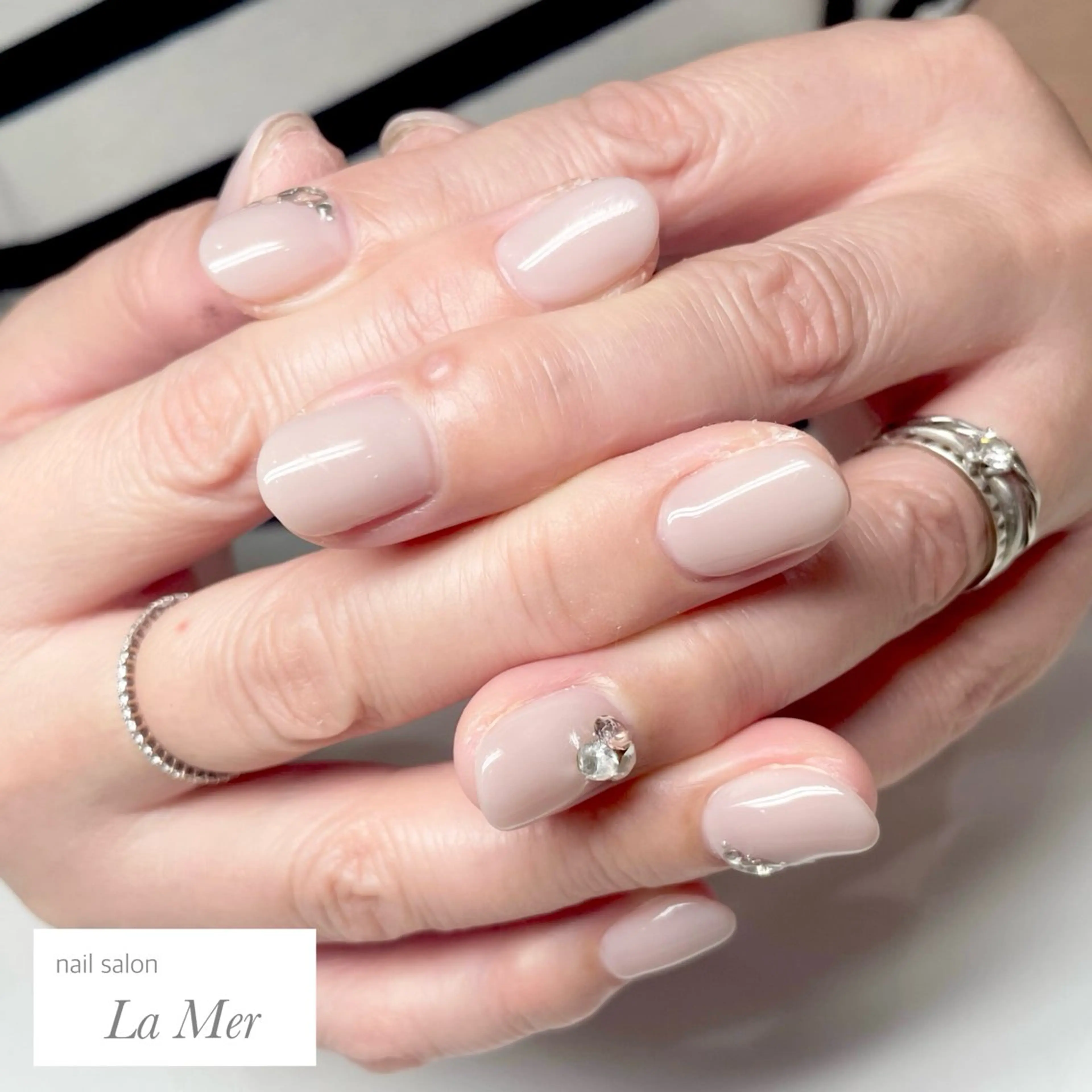 ネイル オフィスネイル ワンカラーネイル ピンク ショートネイル ストーンネイル ハンドネイル nailsalon La Merのネイルデザイン