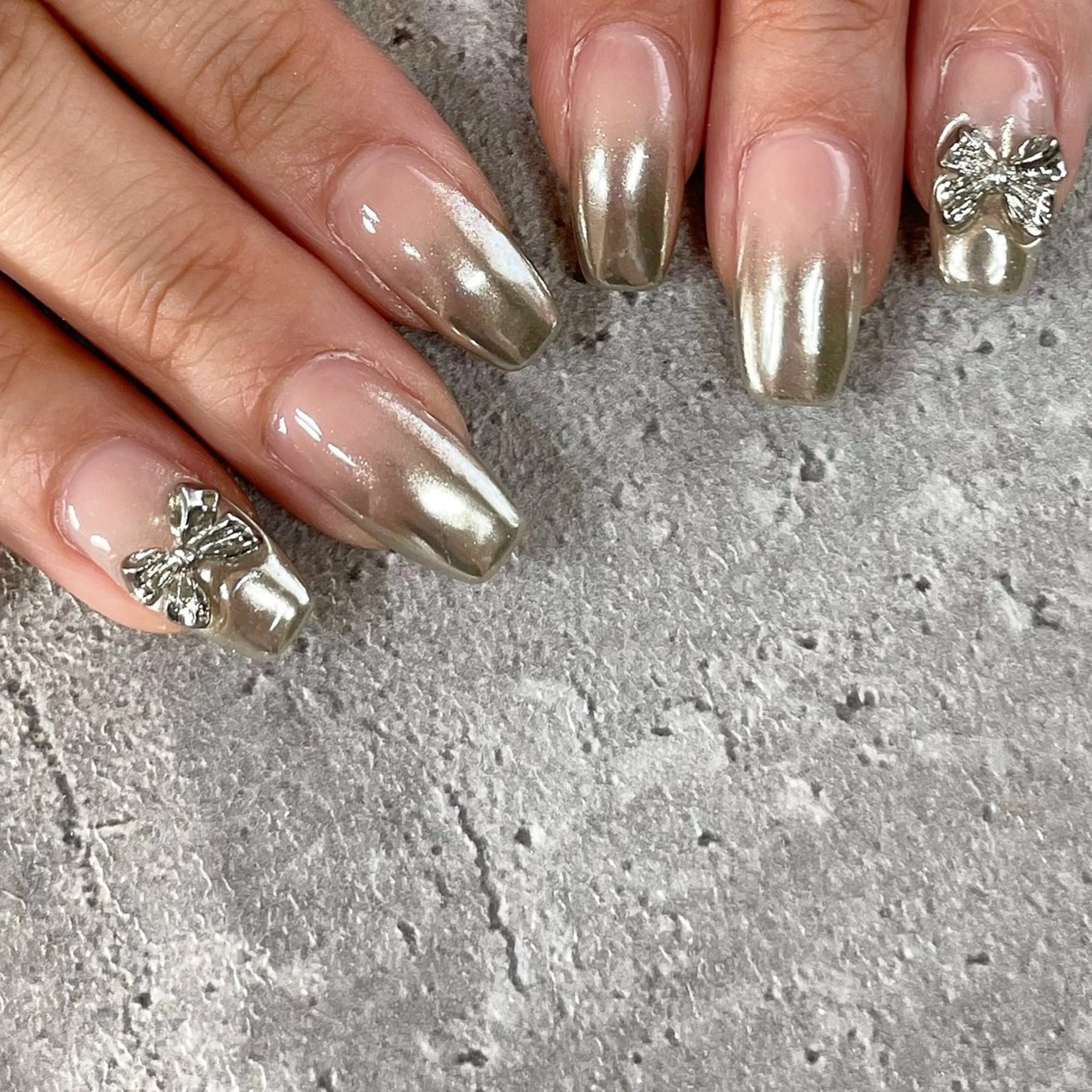 ネイル ジェルネイル リボン シンプルネイル 東 千夏のネイルデザイン