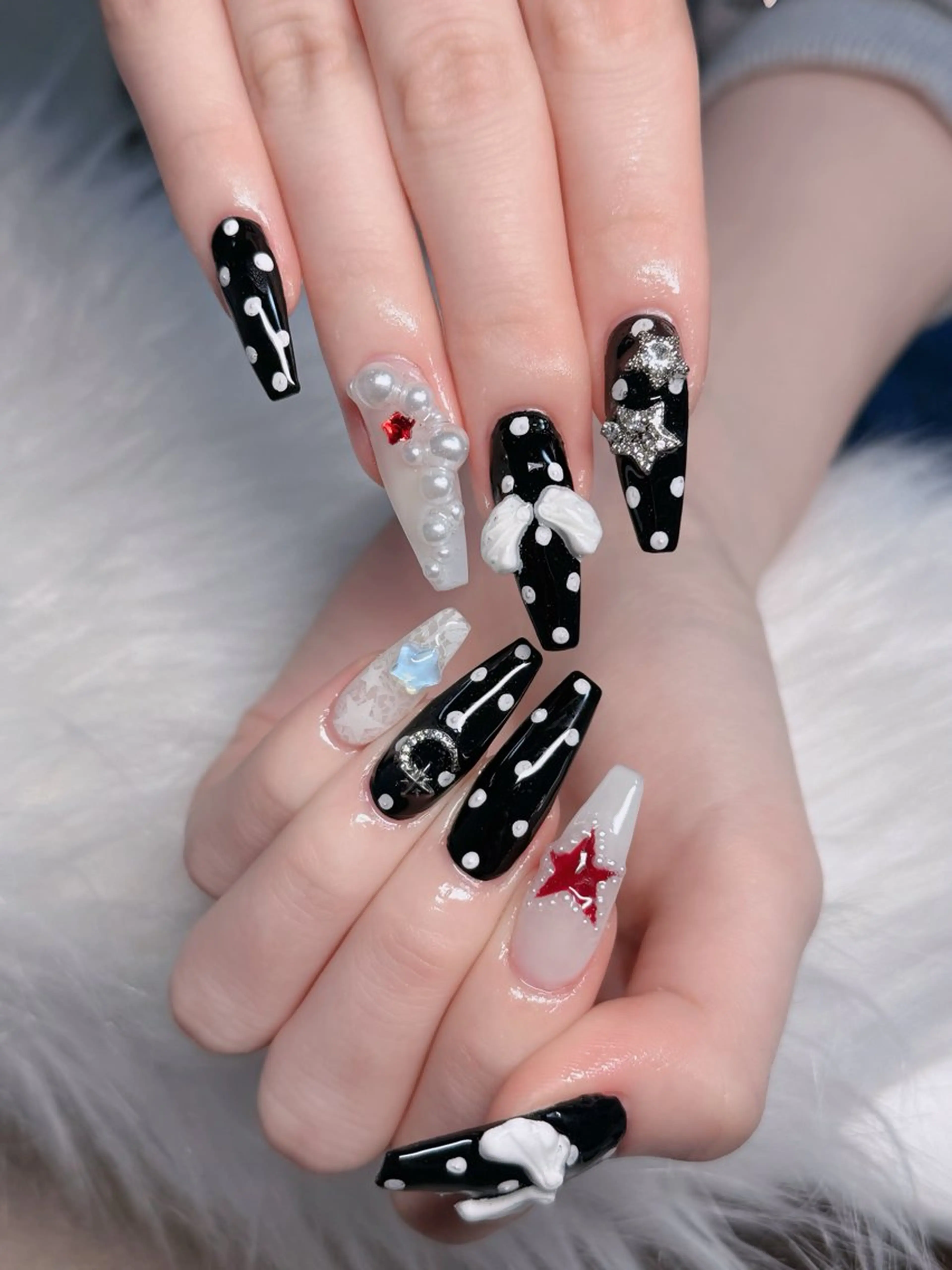 ネイル フレンチネイル ジェルネイル ガラスフレンチ ハロウィン ハート H.baby Nail Salonのネイルデザイン