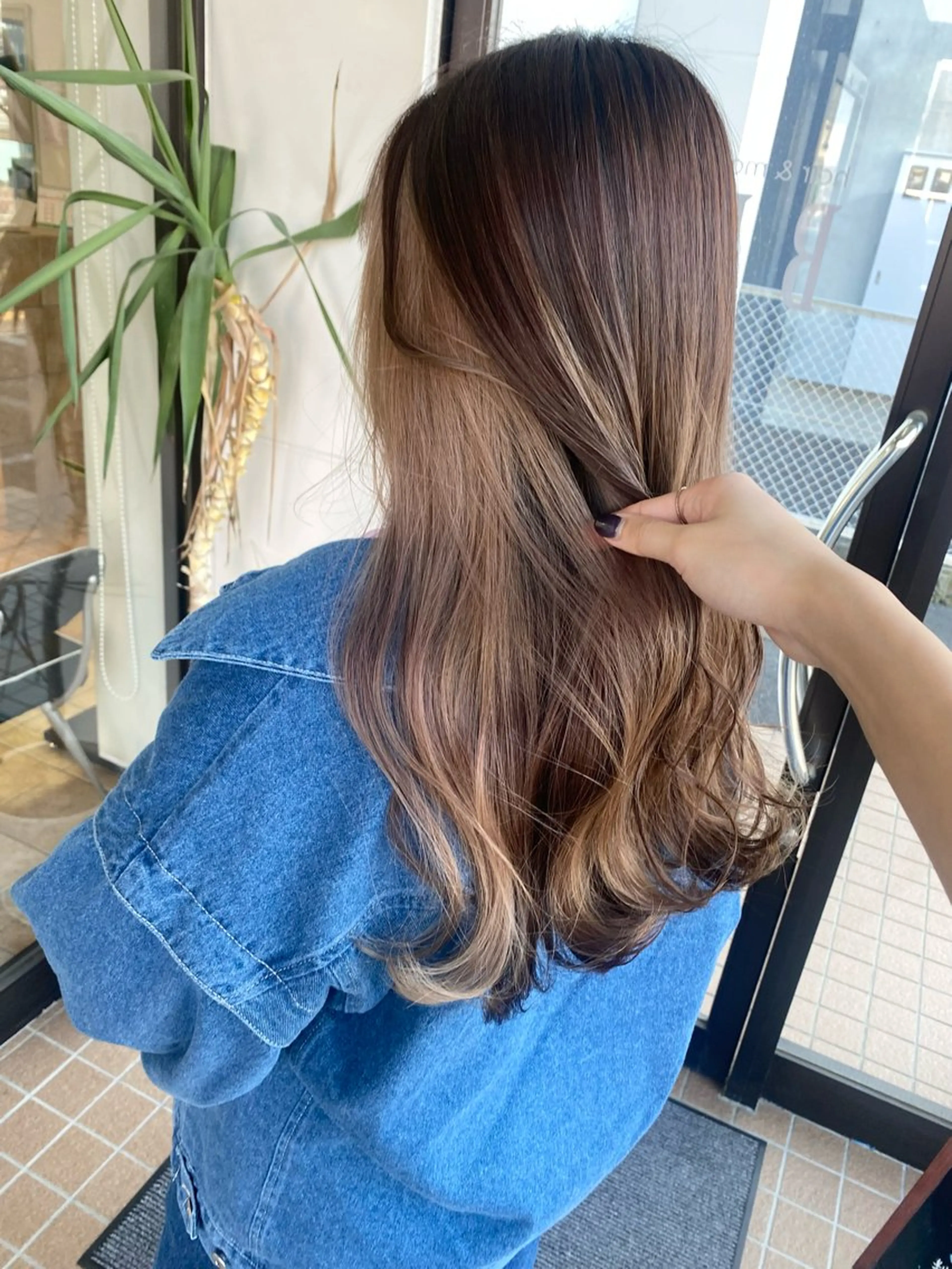 ロング ヘアカラー 🇰🇷韓国風顔周り NANAMI🇰🇷のヘアスタイル