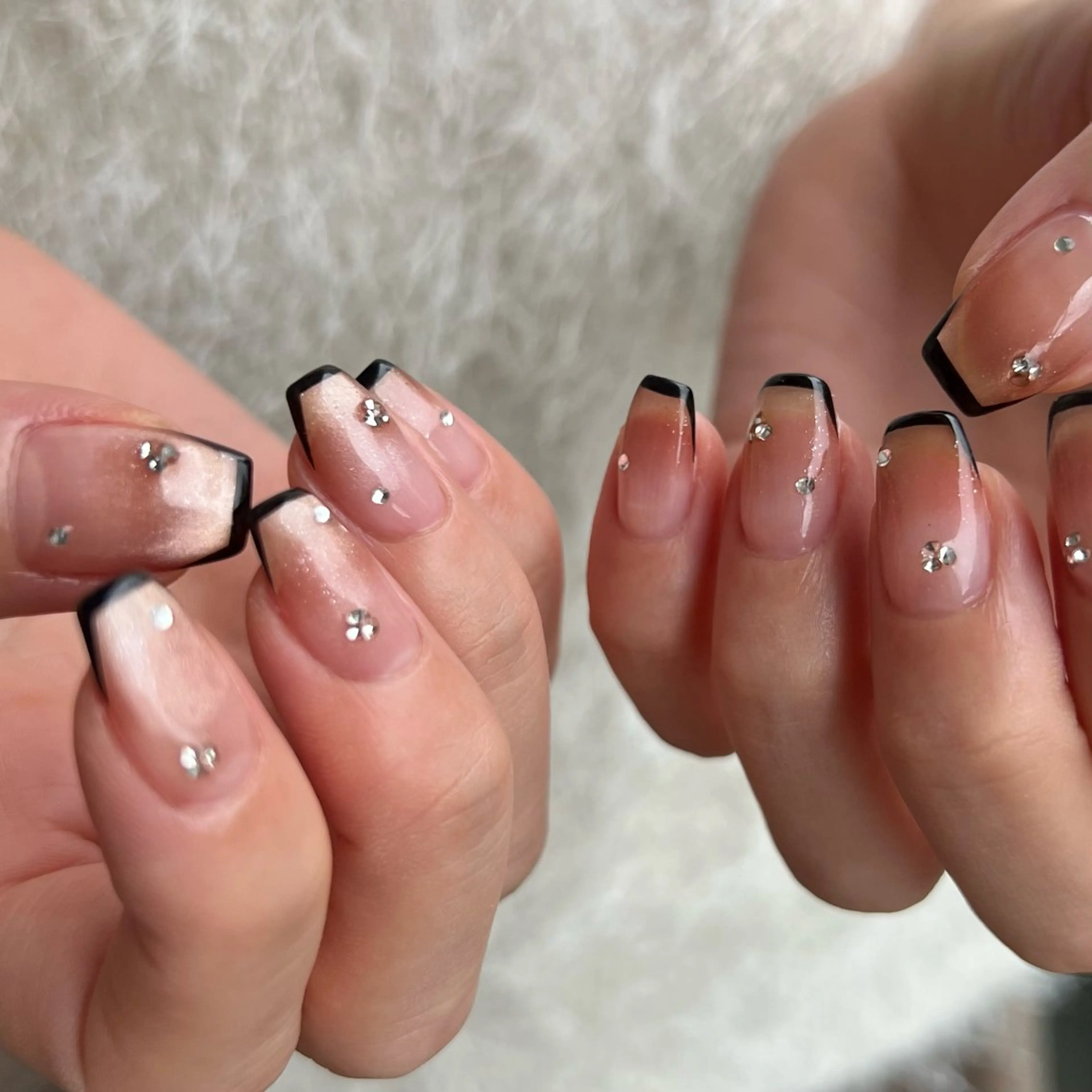 ネイル フレンチネイル キラキラネイル マグネットネイル kuga amiのネイルデザイン