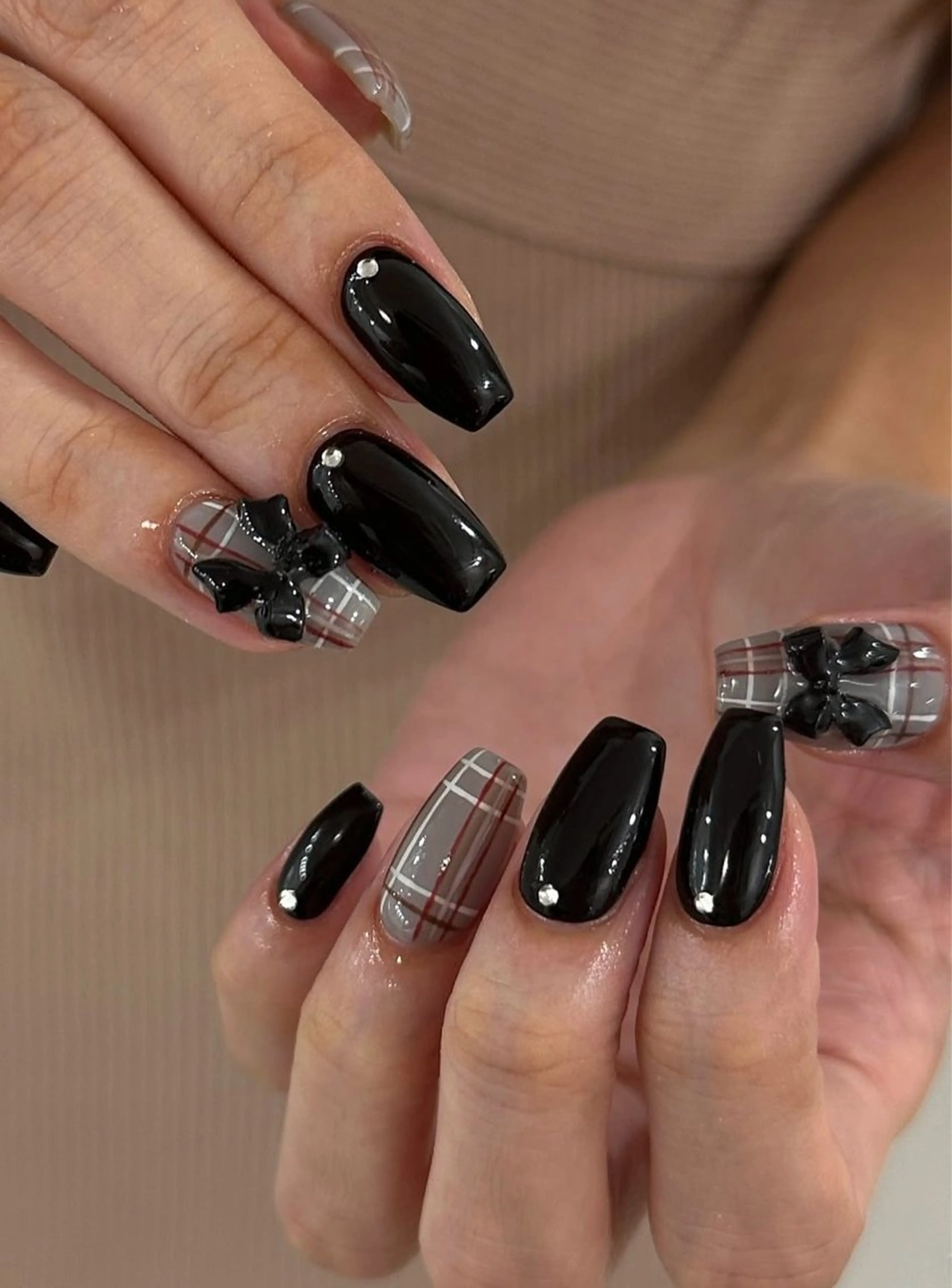 ネイル グラデーション キラキラネイル ワンカラーネイル 冬ネイル Jenn Nail Salonのネイルデザイン