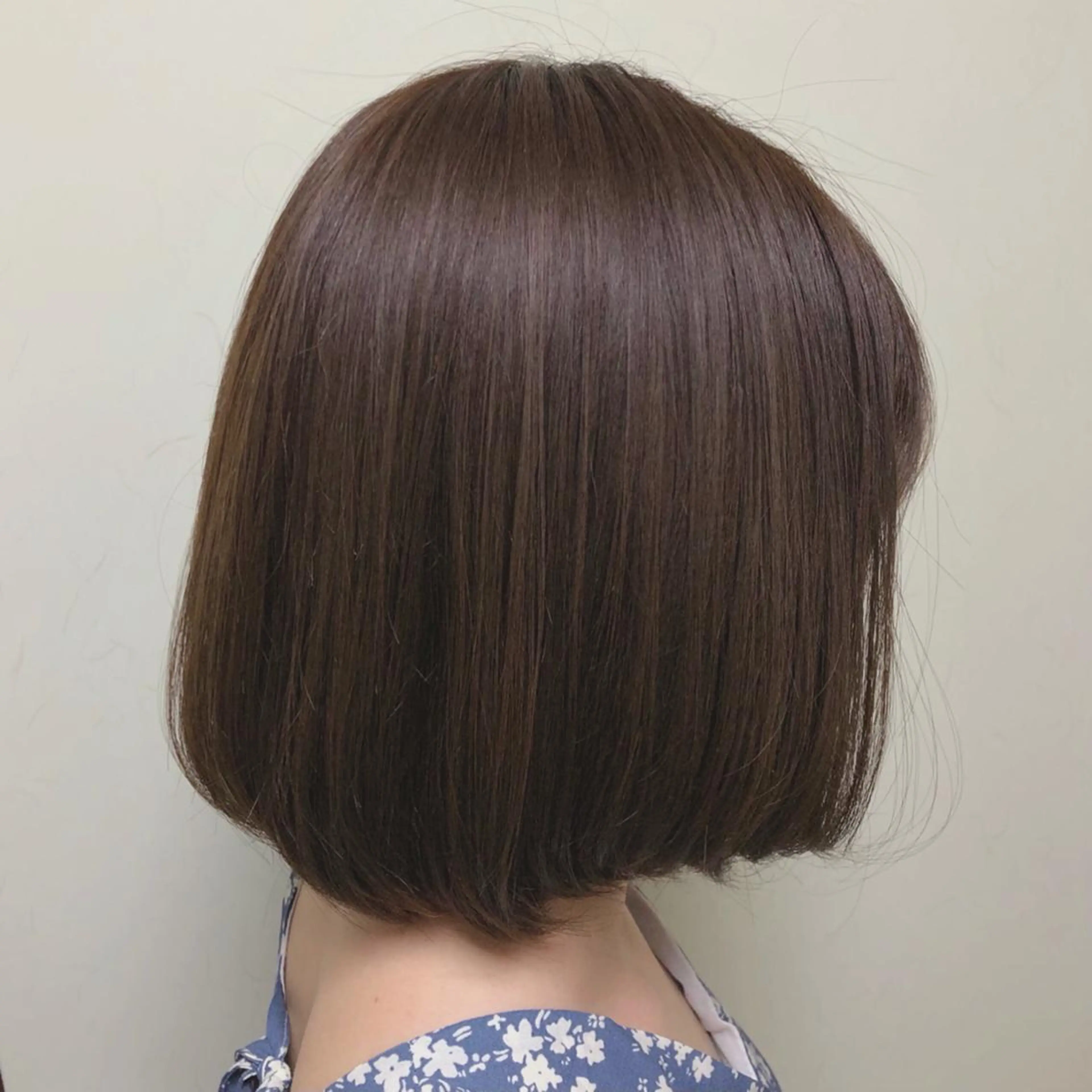 ショート カラー 山本 佳奈のヘアスタイル