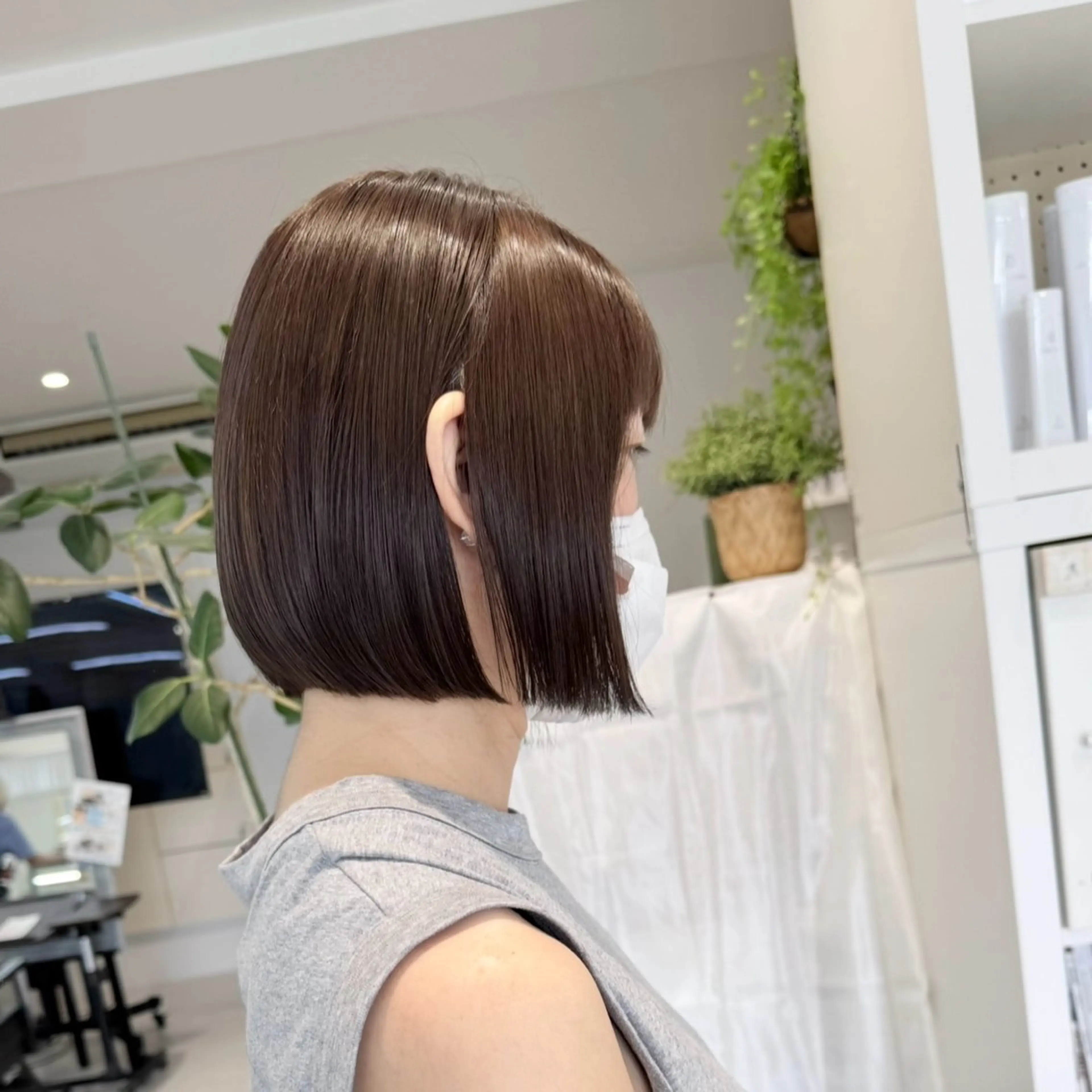 ショート ボブ カット ヘアカラー トリートメント 会田有紀 /切りっぱなしボブのヘアスタイル