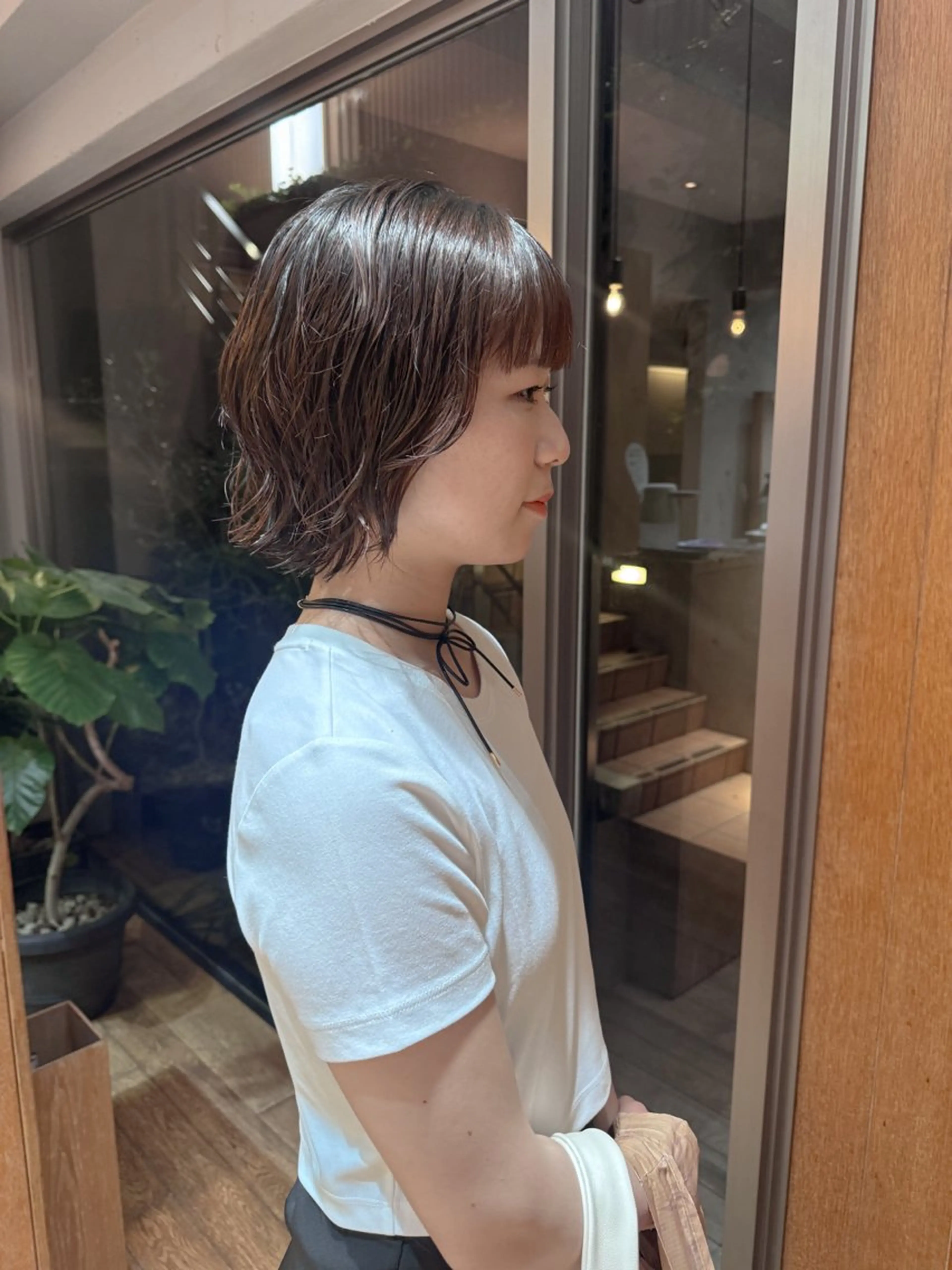 ショート パーマ ボブ 伸ばしかけ 外ハネヘア カット パーマ 大橋 芽衣のヘアスタイル