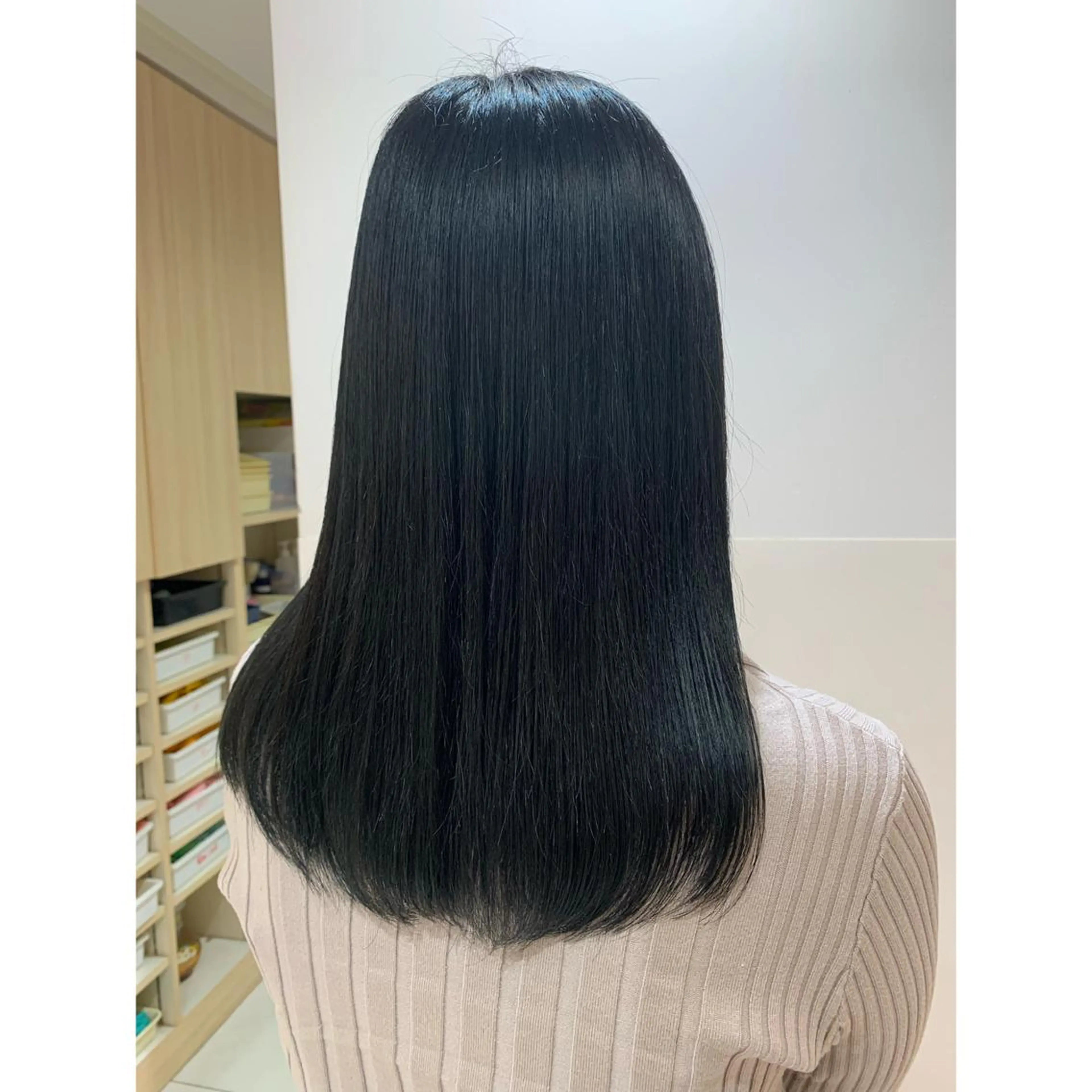 カラー 黒髪 ブルーカラー ブルーブラック 韓国ヘア 🎀中川綾乃🎀のヘアスタイル