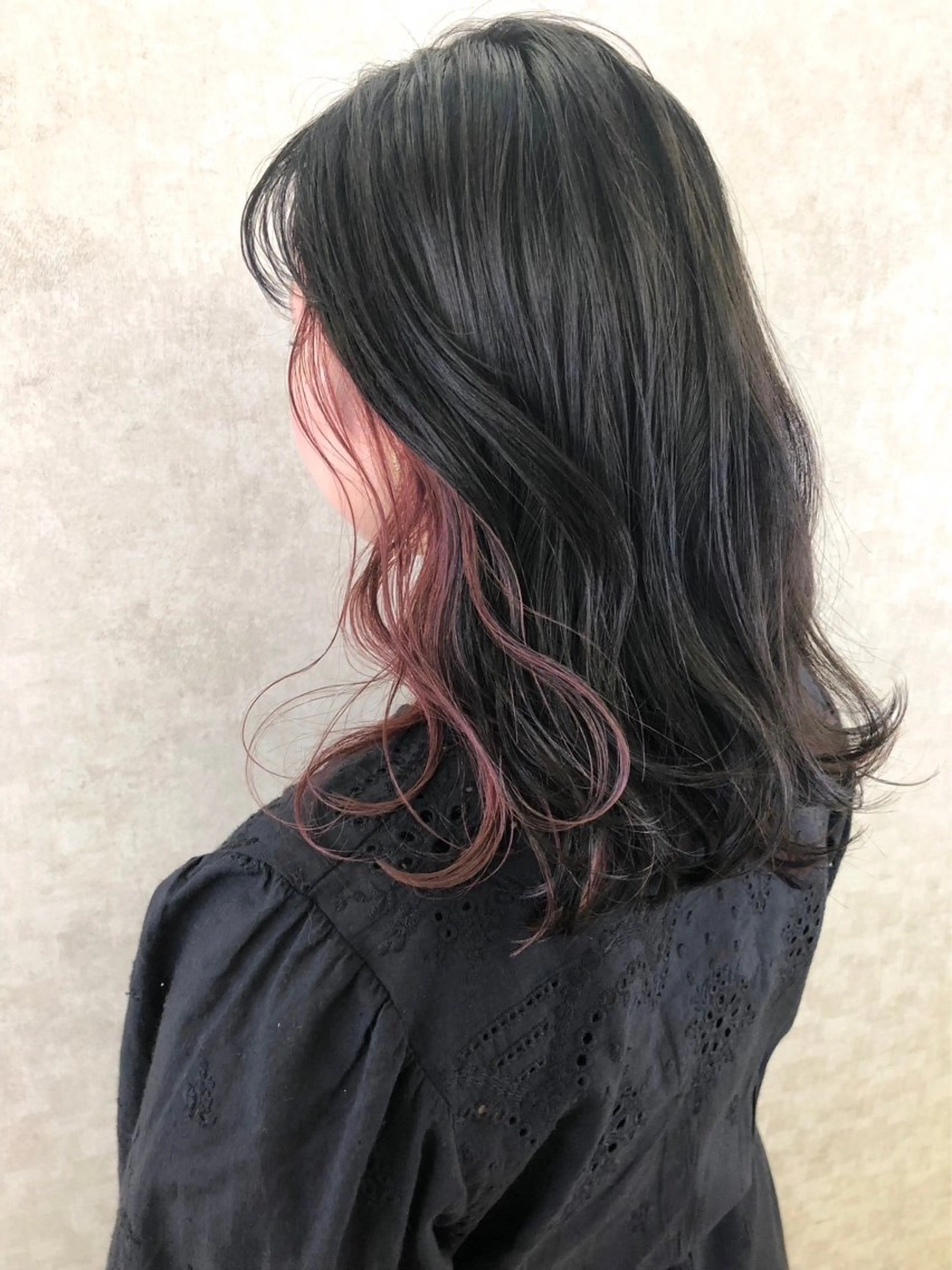 カラー ベージュカラー ブラウンカラー ブラウンベージュ 透明感カラー フォギーベージュ 辺見 葵のヘアスタイル