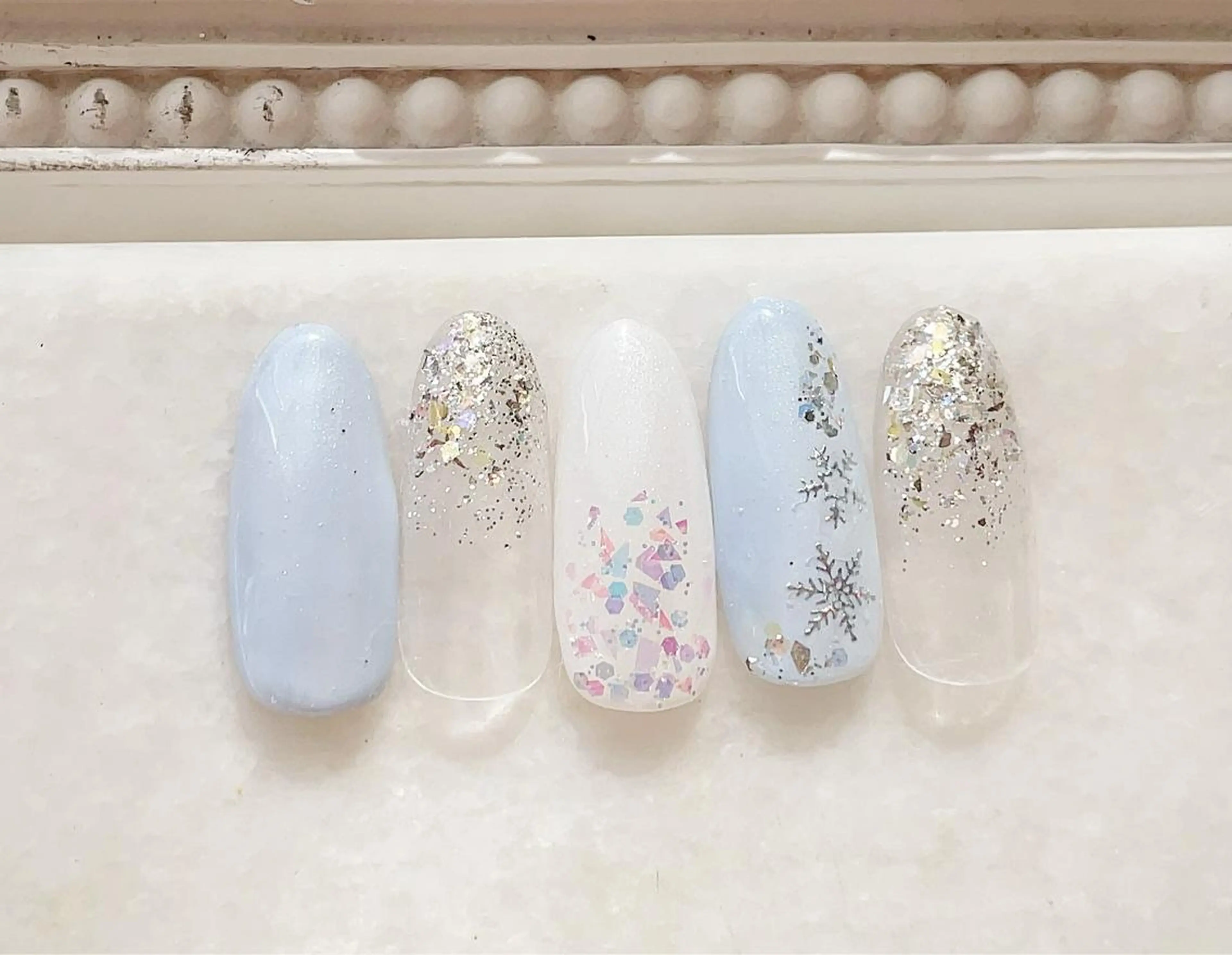 ネイル ジェルネイル キラキラネイル パラジェル 冬ネイル ハンドネイル Satomi  のネイルデザイン