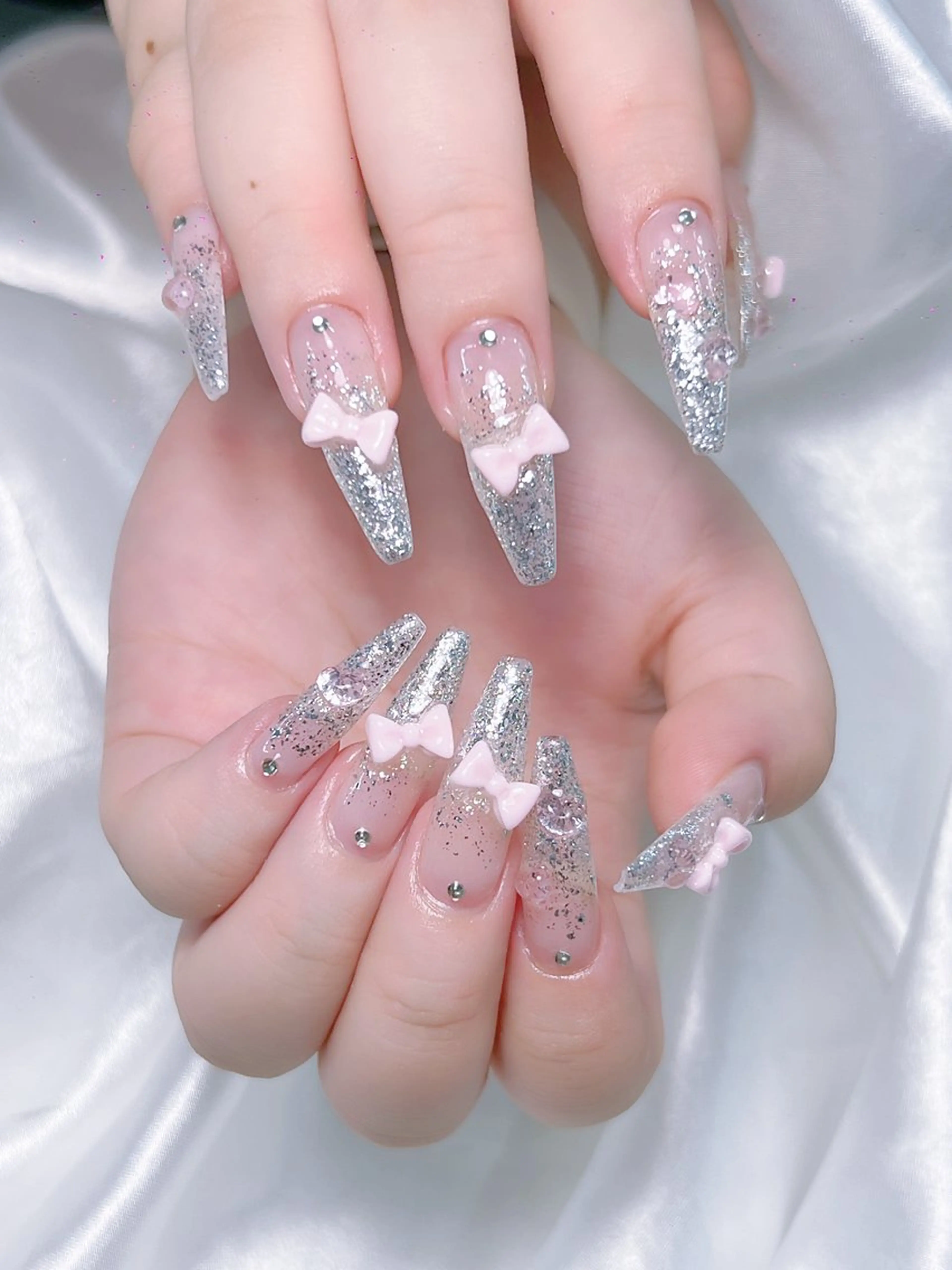 ネイル LEELA NAIL STUDIO所属・LEELA NAIL STUDIOのネイルデザイン