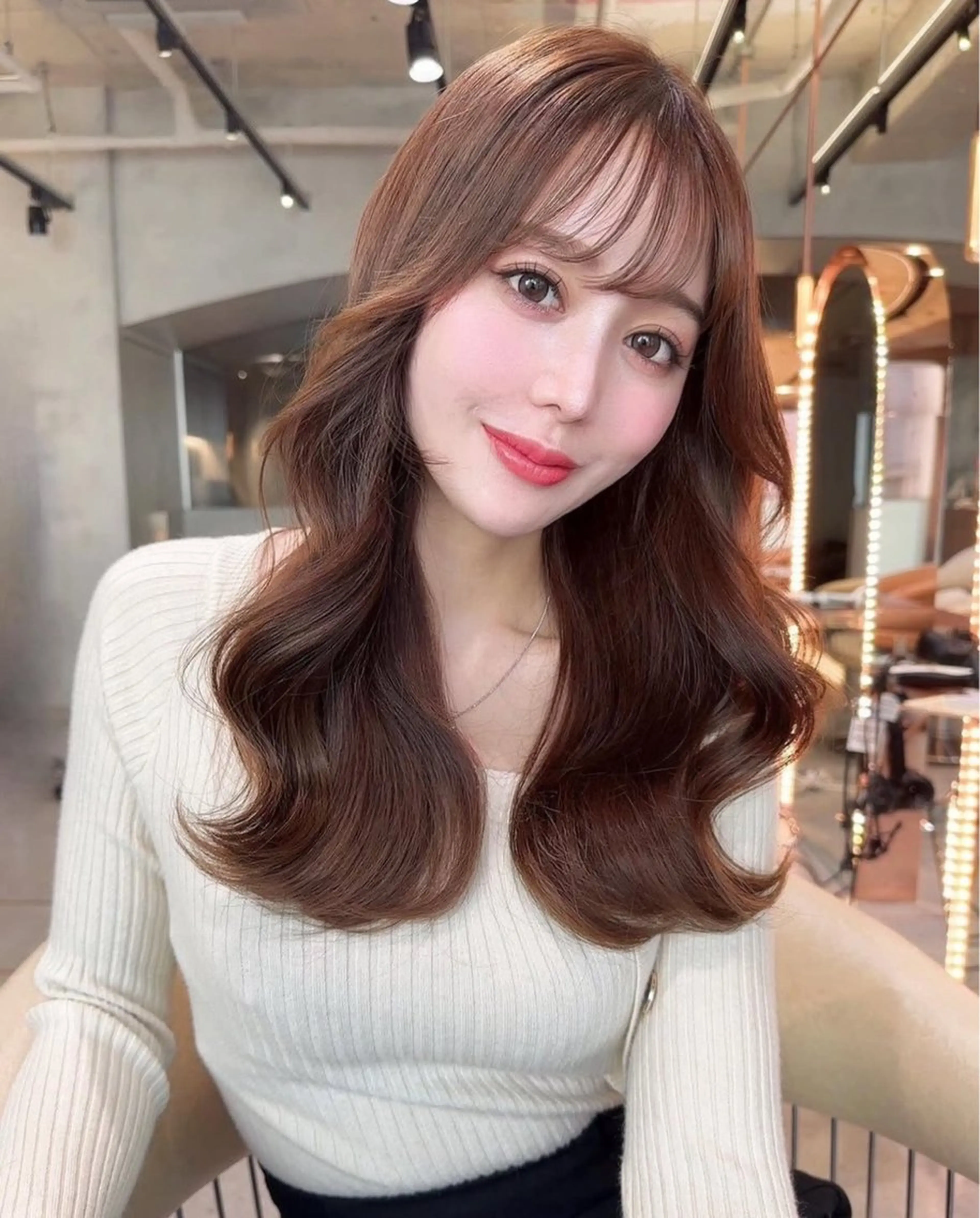 ロング Lond jeloud （ロンドジュルード）所属・にちか/暖色カラー /透明感カラーのヘアスタイル