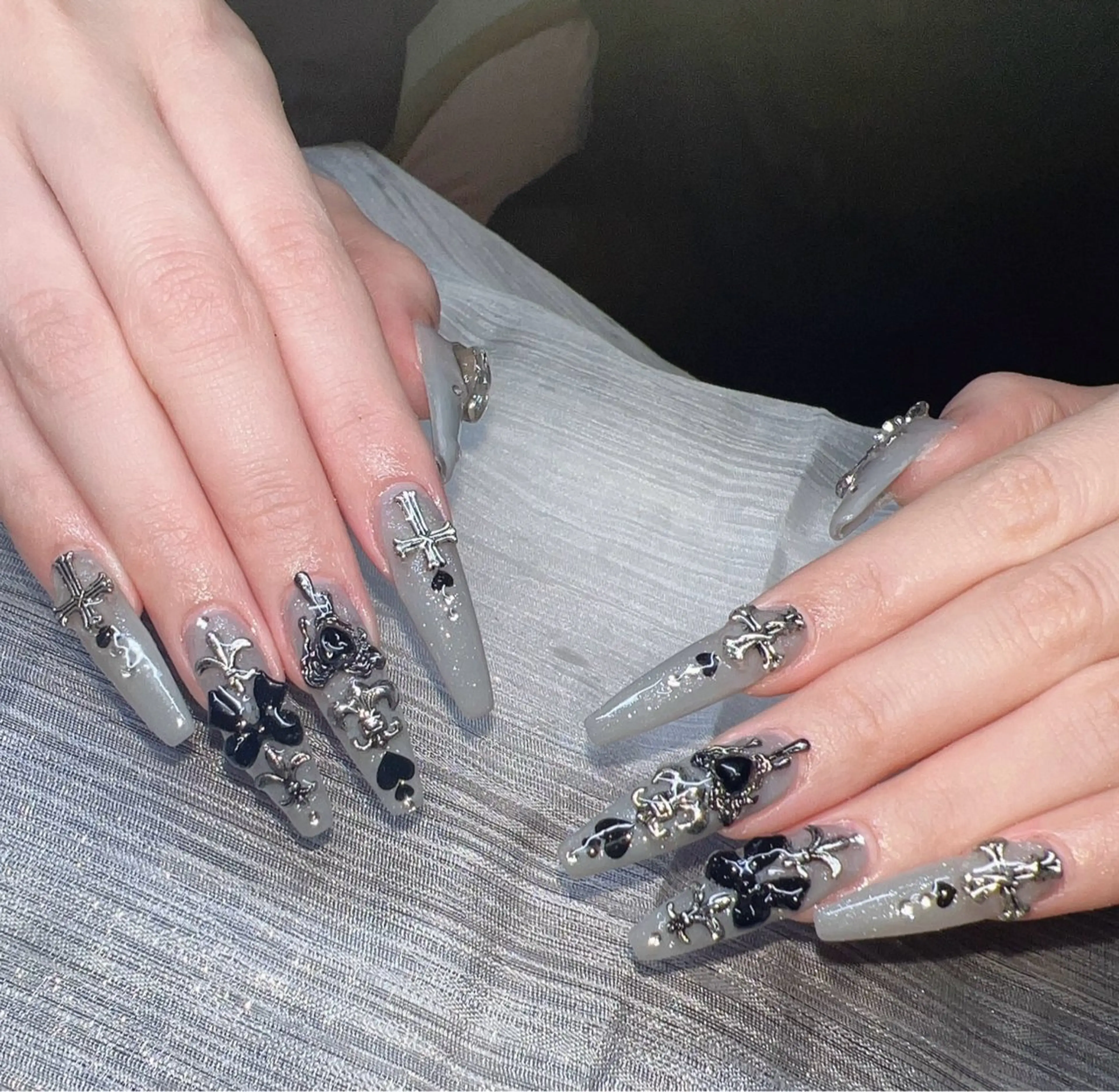 ネイル オーロラネイル チークネイル 長さ出し フットネイル フレンチネイル ハンドネイル Lee Nailsのネイルデザイン