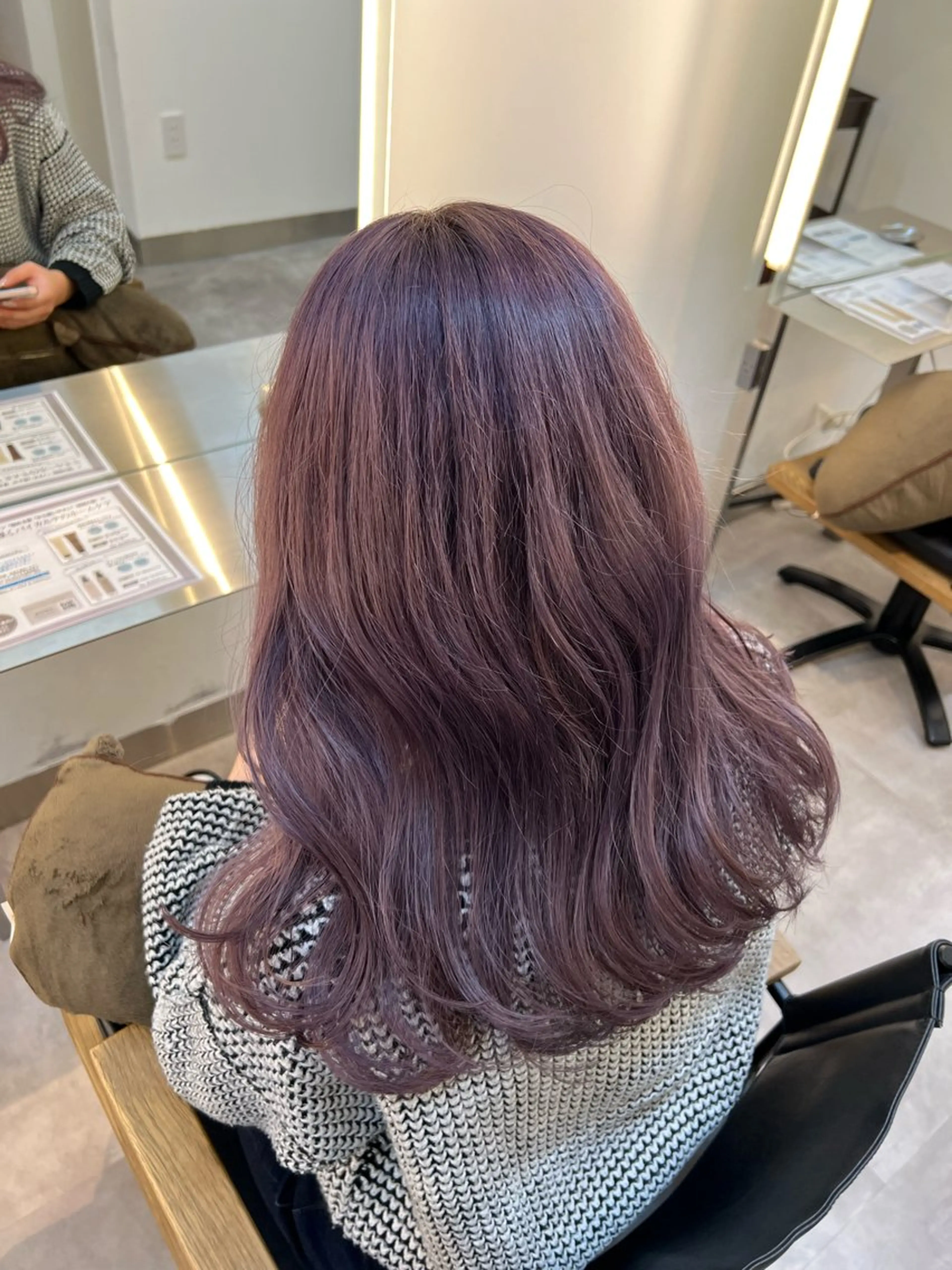 ロング カラー ブリーチ パープルカラー 丸田 美沙希のヘアスタイル