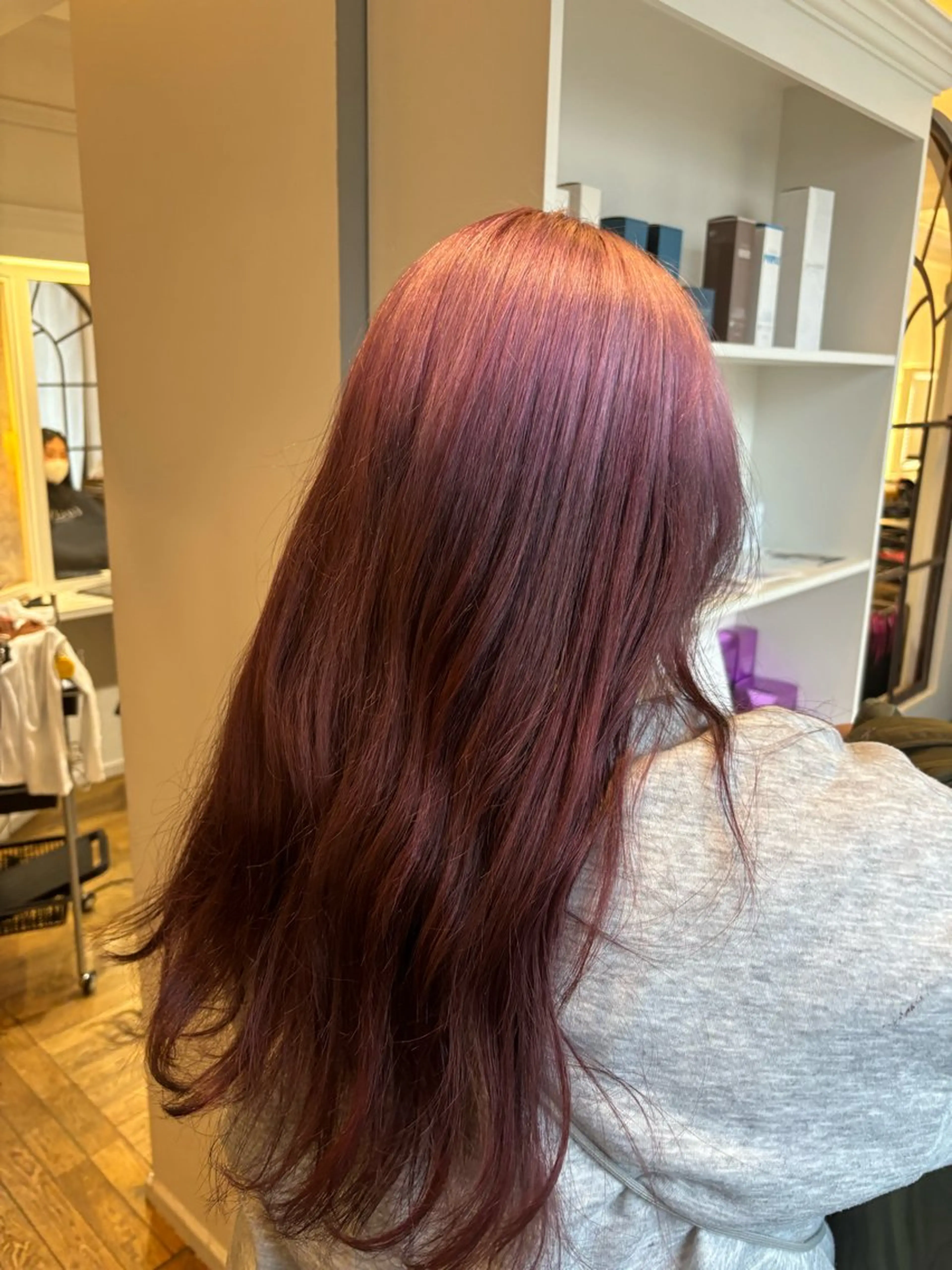 ロング カラー 栗林 茉那のヘアスタイル