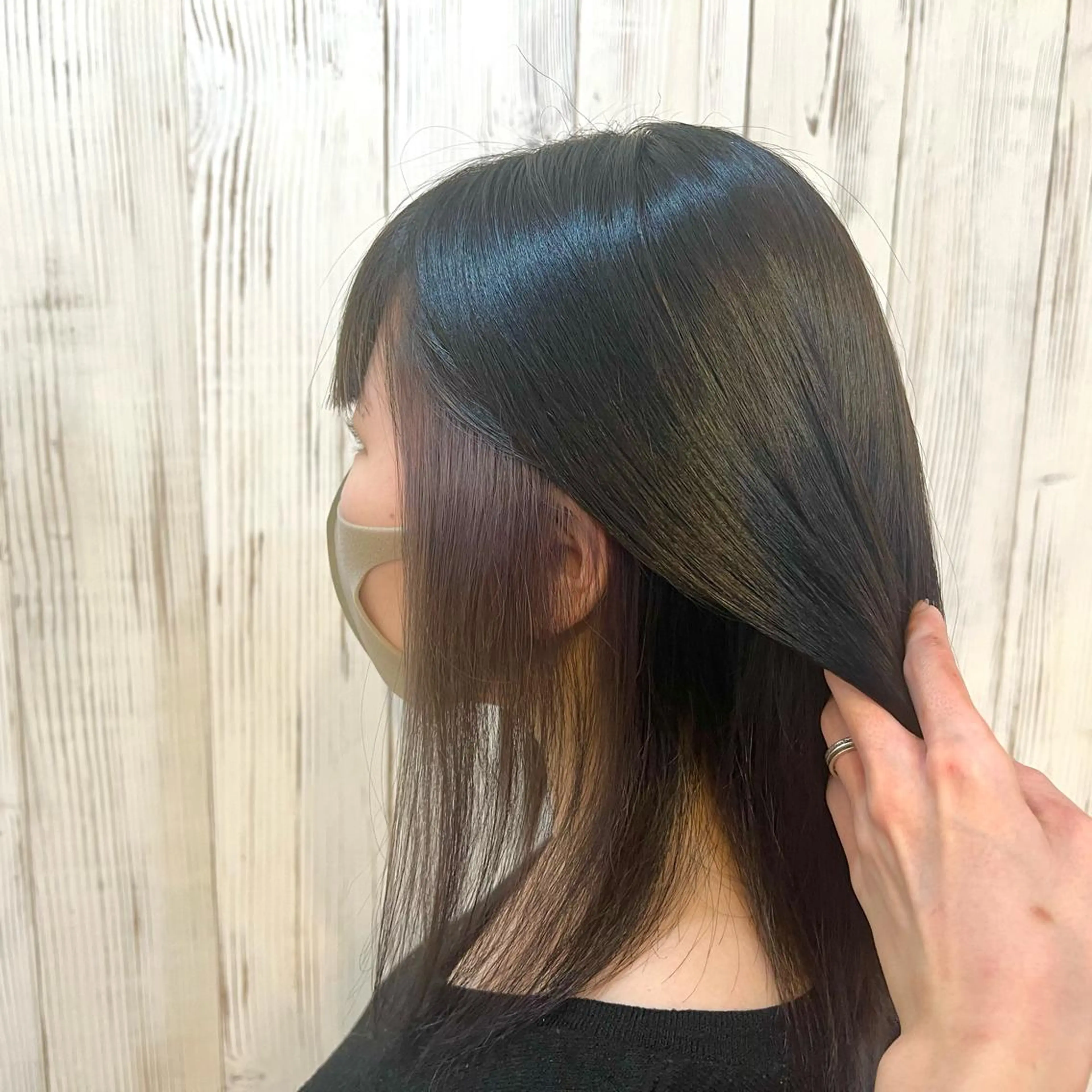 カラー インナーカラー 吉田 悠乃のヘアスタイル