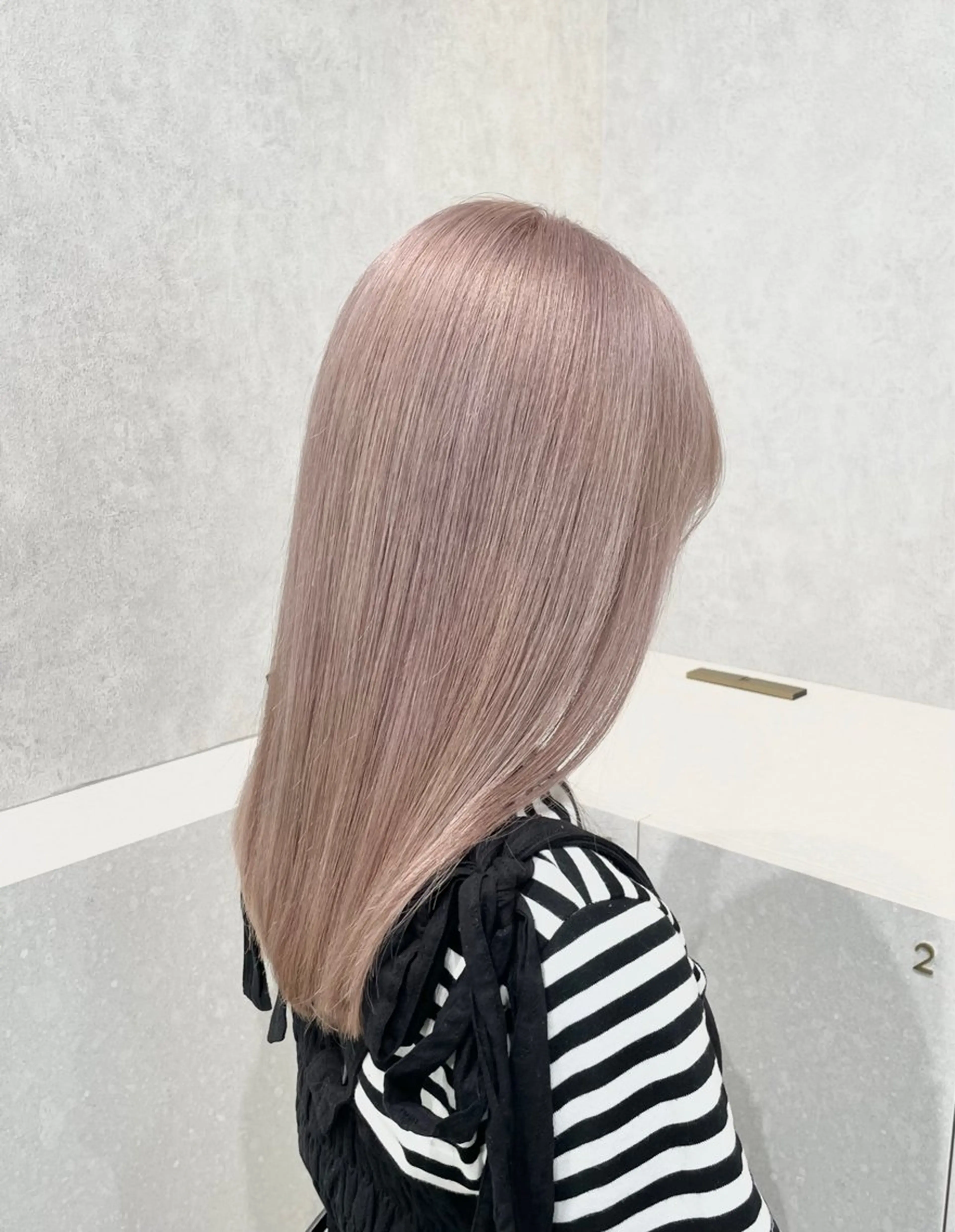 ロング カラー ベージュカラー ホワイトベージュ カット ヘアカラー トリートメント 《ブリーチ/赤み消し /髪質改善》若松良樹のヘアスタイル
