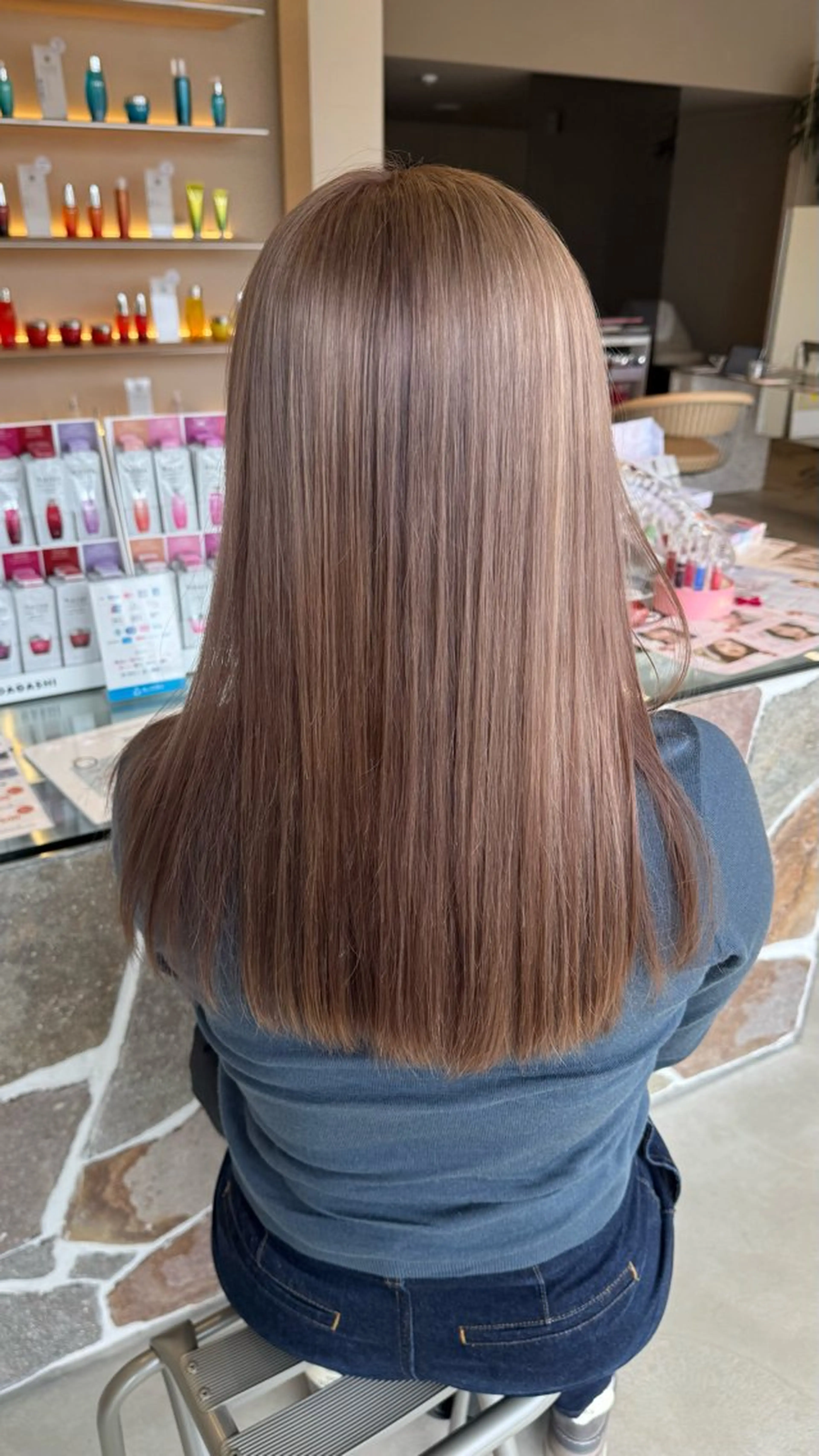 セミロング カット ヘアカラー トリートメント 秋元 菜摘のヘアスタイル