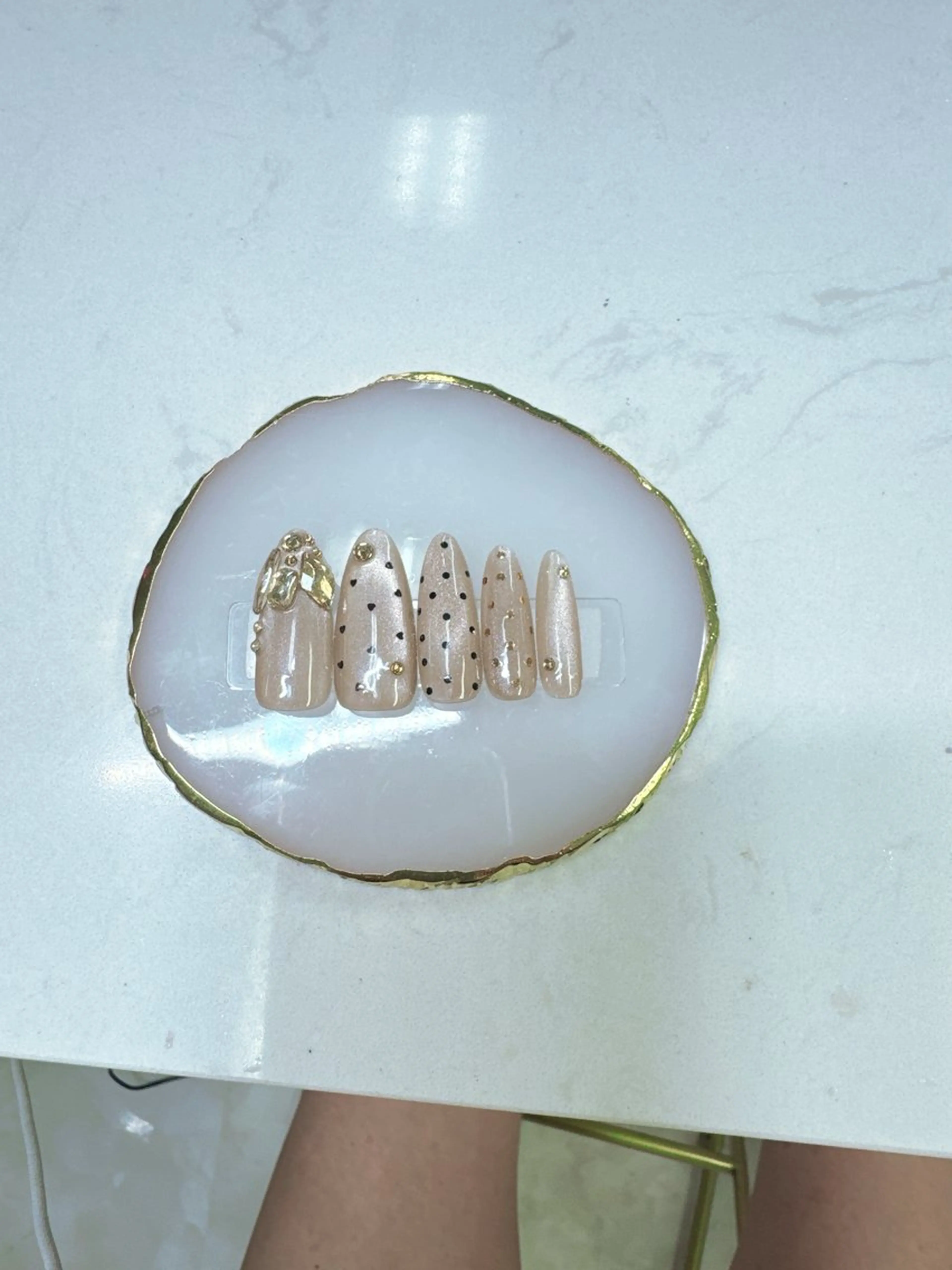 ネイル フレンチネイル ジェルネイル ガラスフレンチ 韓国ネイル マグネットネイル クイーンズネイル銀座所属・Queeens nailのネイルデザイン