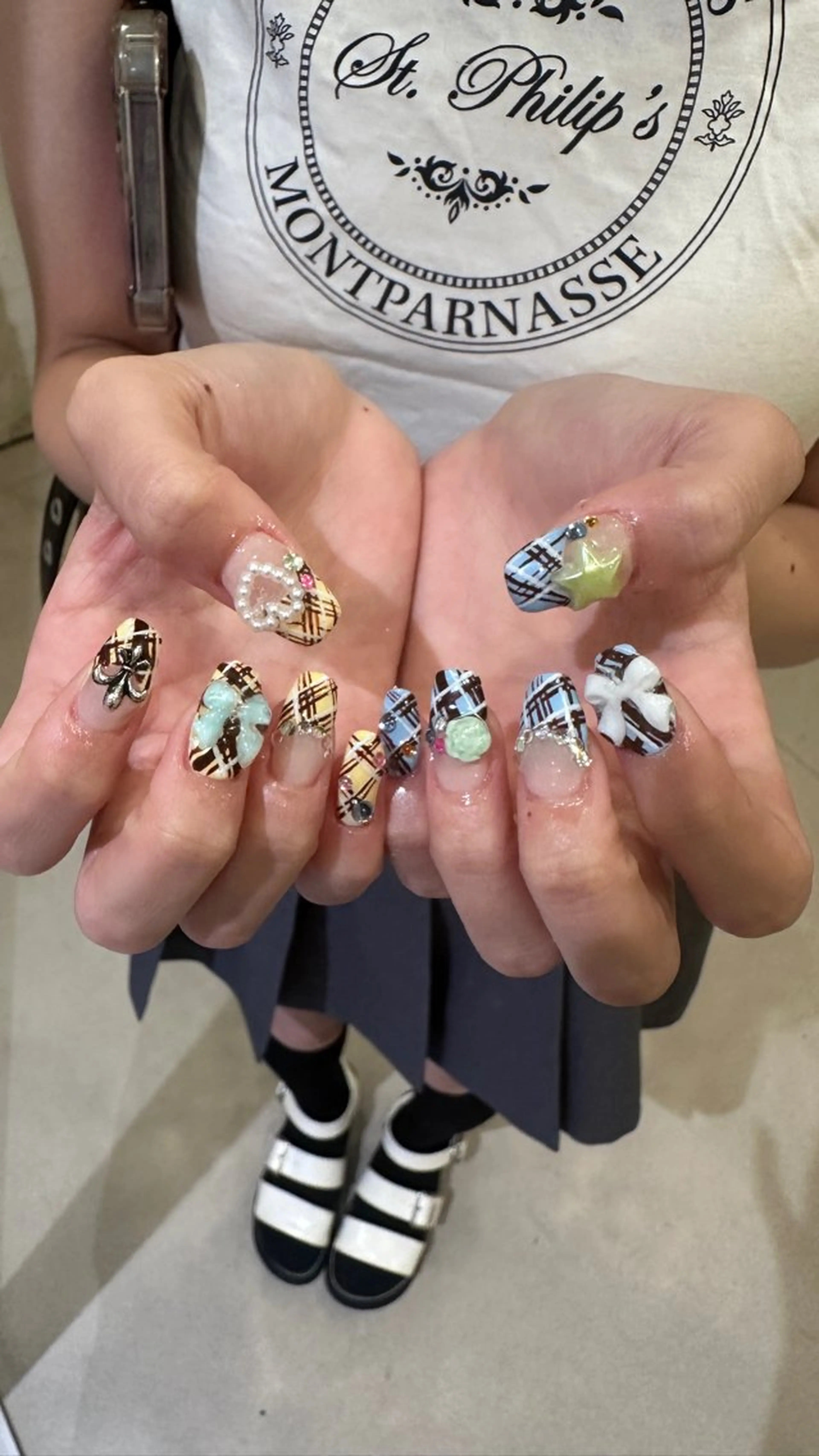 ネイル ハンドネイル 👽個性派ネイル🎀 komachiのヘアスタイル