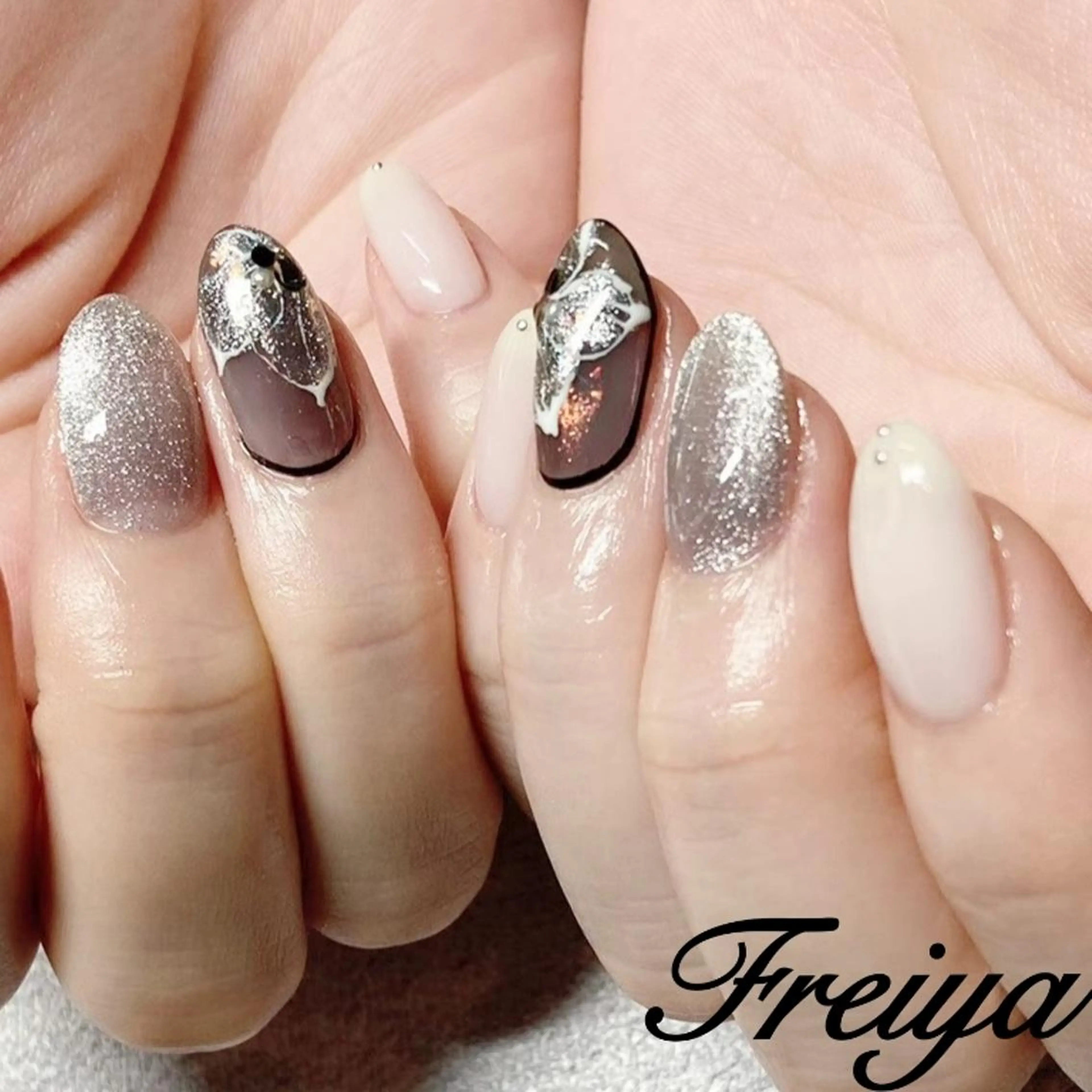 ネイル FREIYA所属・FREIYA マツエク、ネイルのマツエク・マツパデザイン