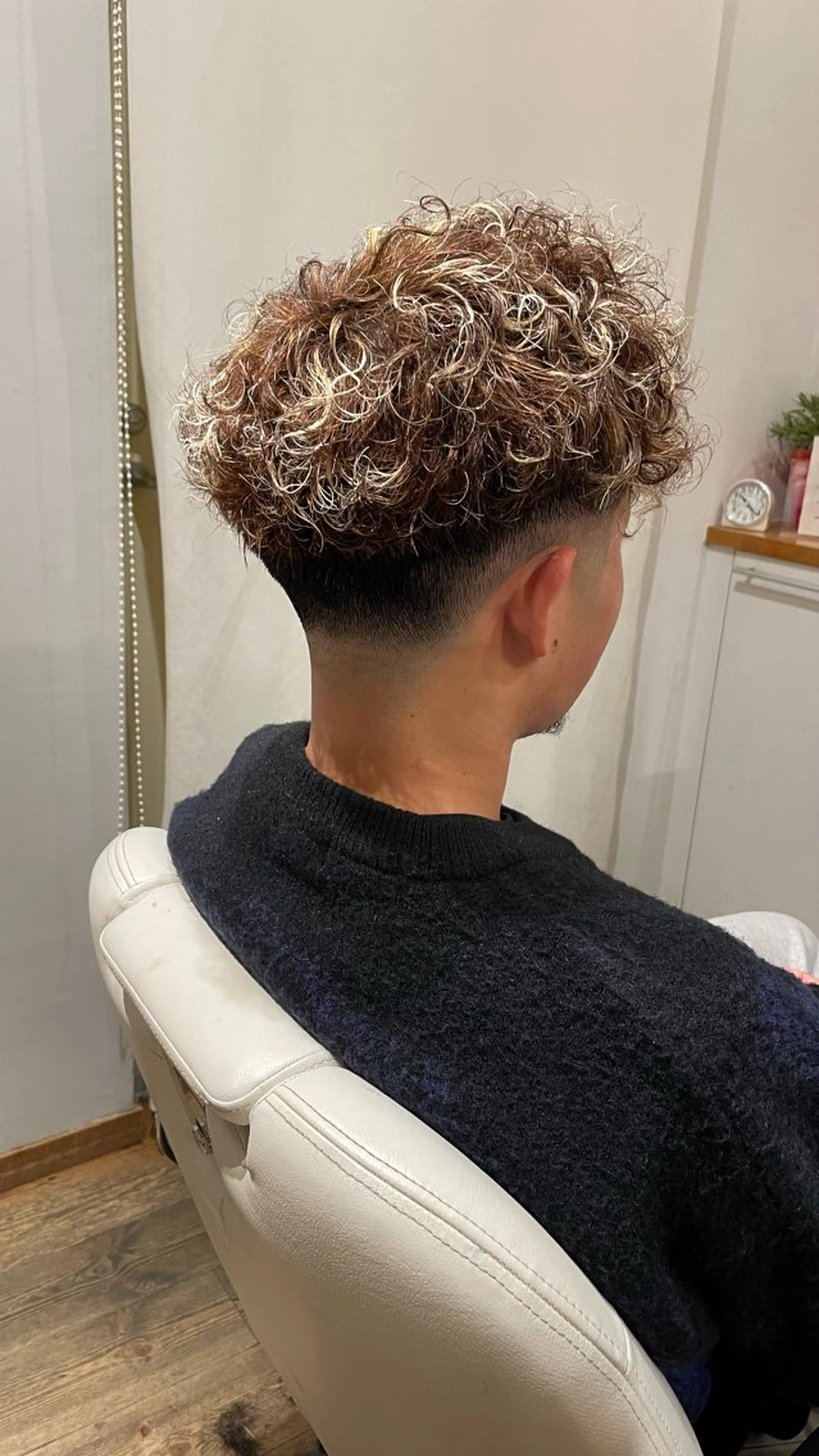ショート パーマ メンズ 椿 大輔のヘアスタイル