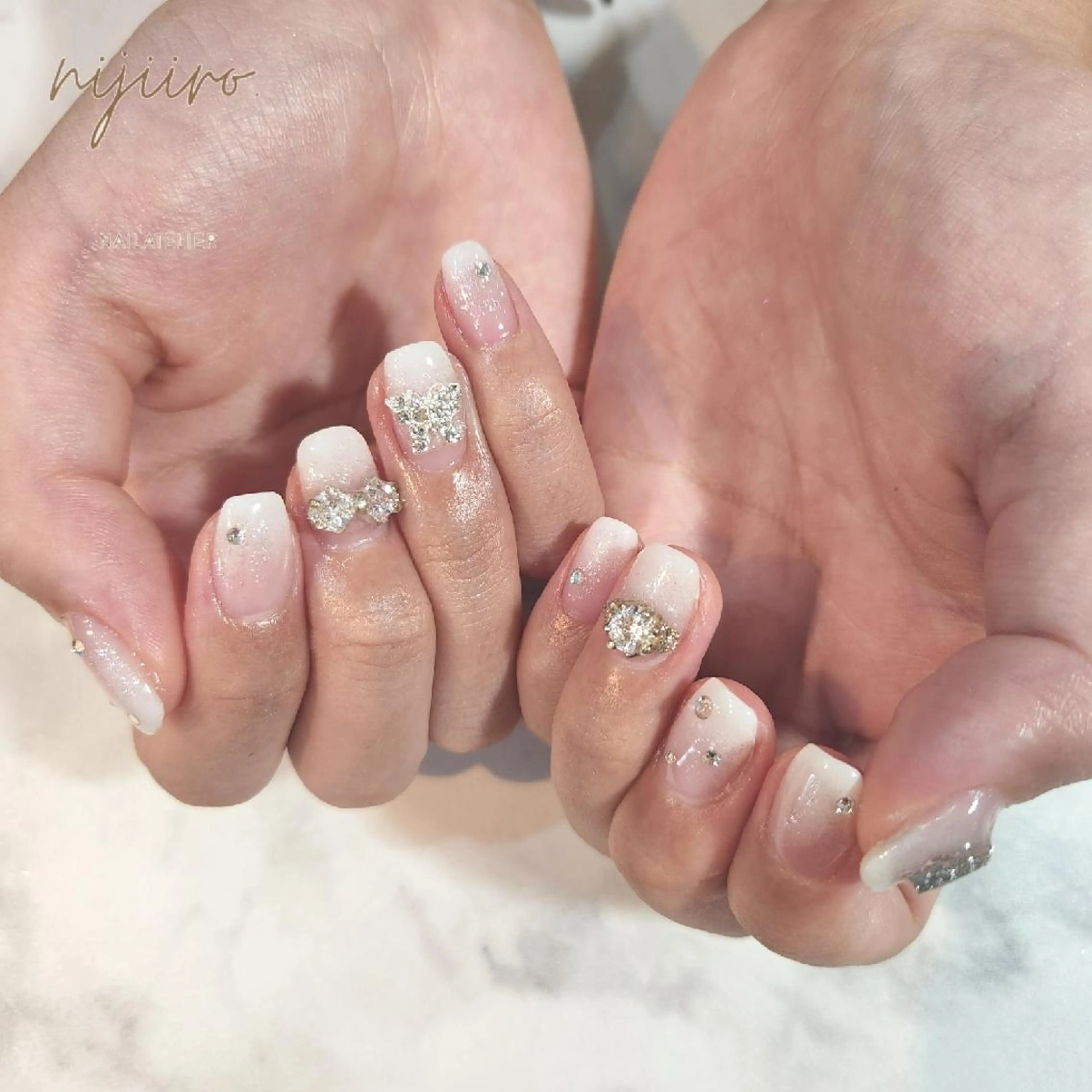 ネイル グラデーション ハンドネイル nailatelier nijiiro.所属・nijiiro🌈 サトウのネイルデザイン