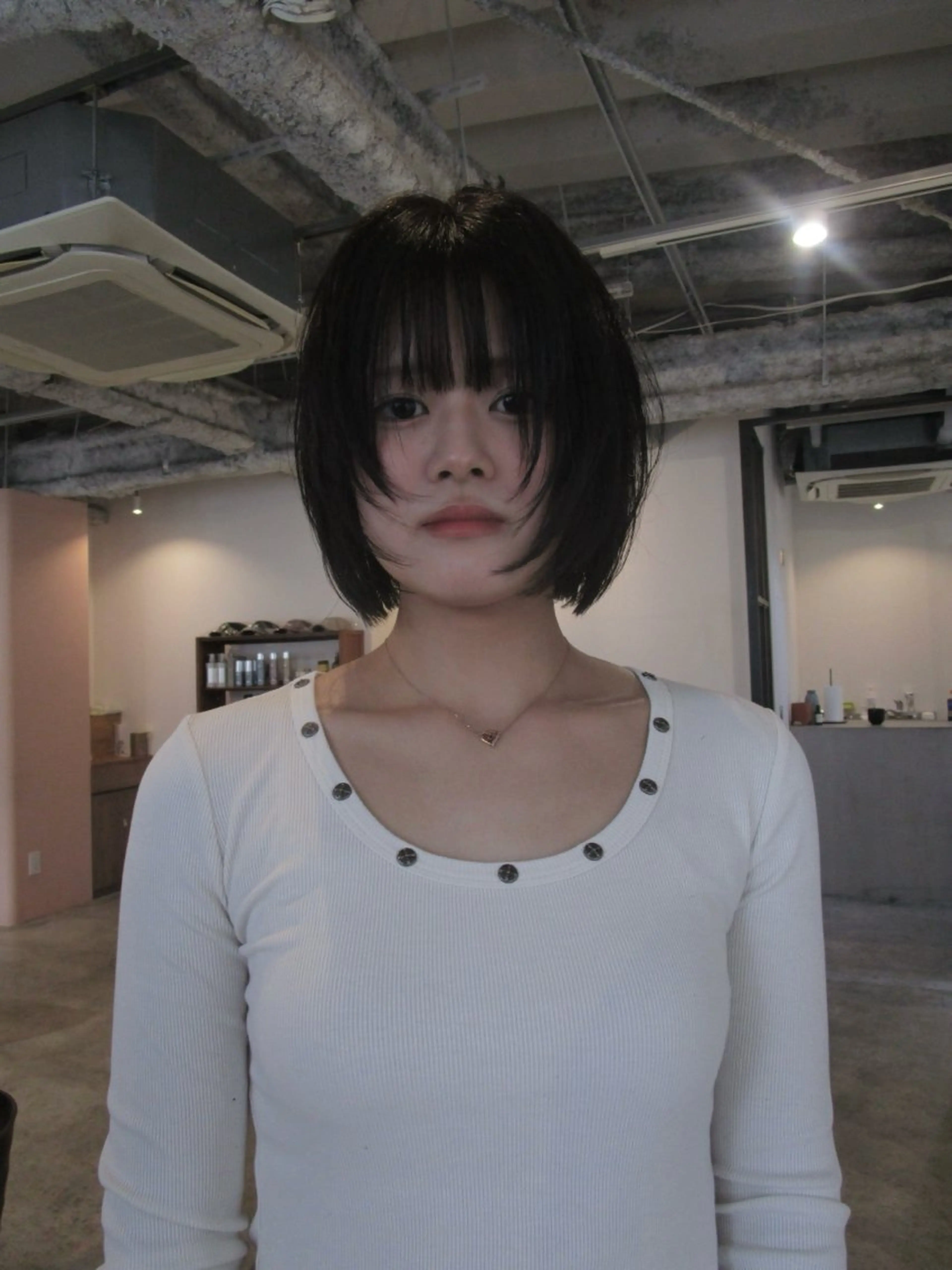 ショート カラー 黒髪 ブルーカラー ボブ 顔周りカット レイヤーカット カット ヘアカラー yu maのヘアスタイル