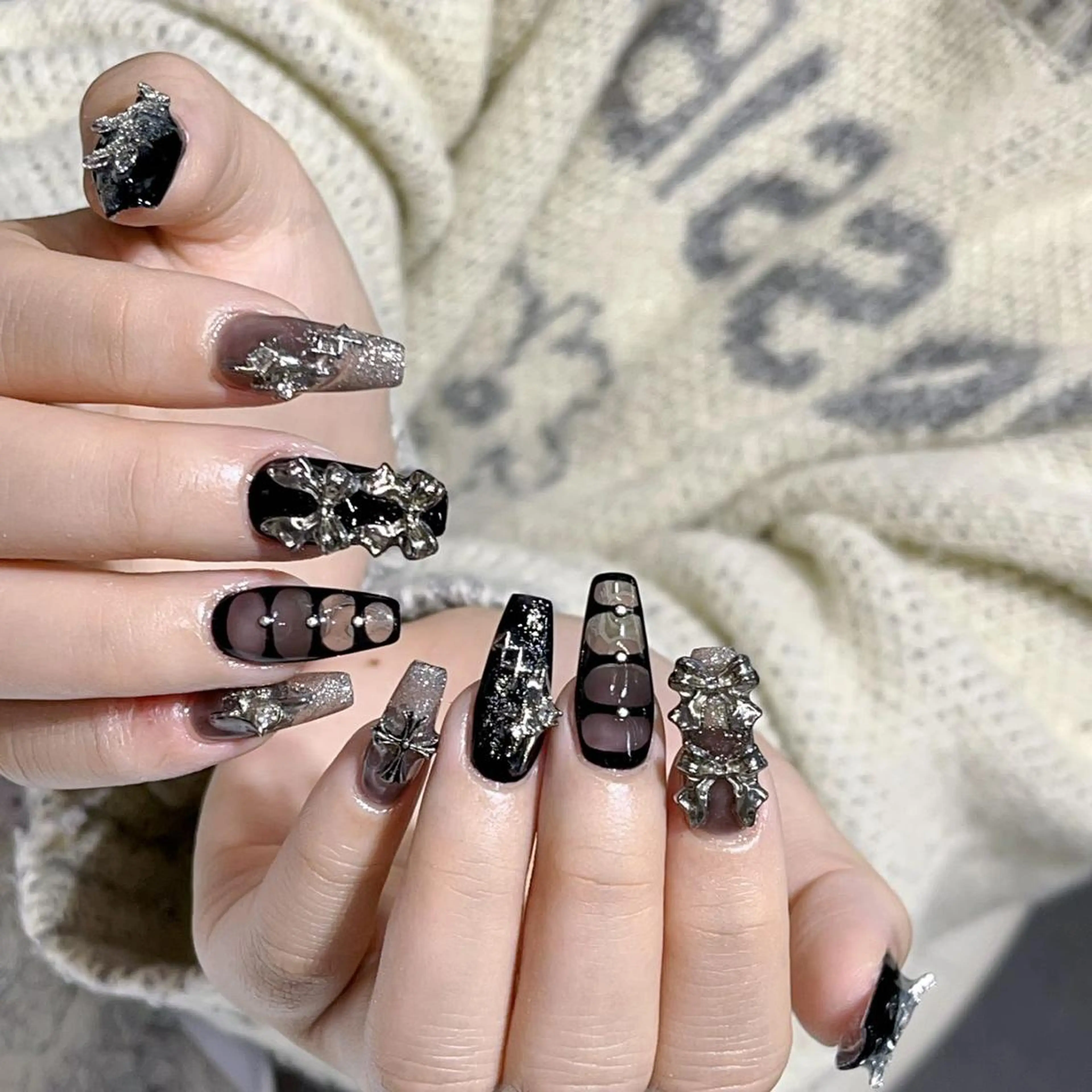 ネイル ハンドネイル Queens ciciのネイルデザイン