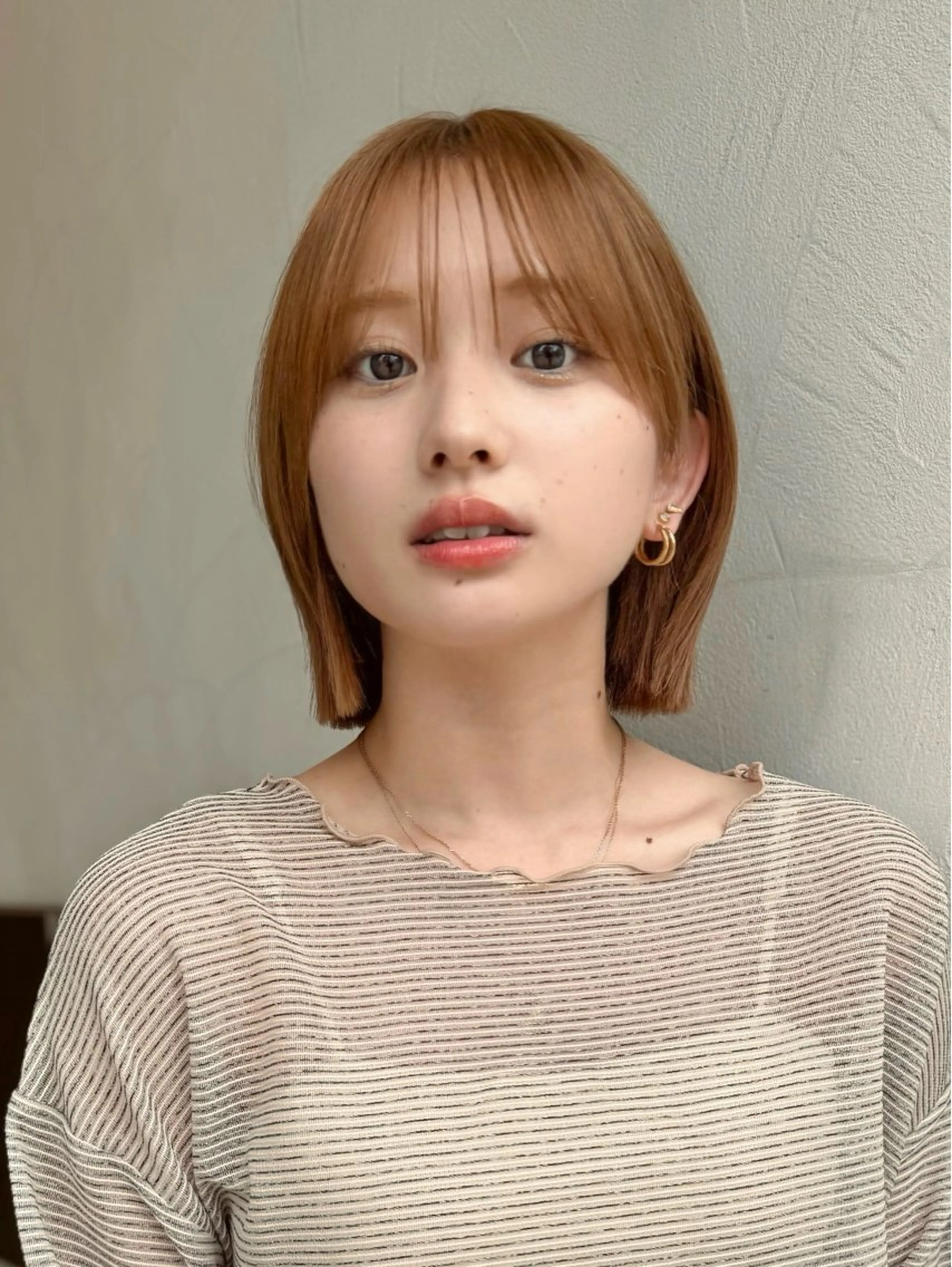 ショート カラー ボブ 顔まわりレイヤー 顔周りカット レイヤーカット mee.表参道所属・ボブ/ショート /パーマ/shinのヘアスタイル