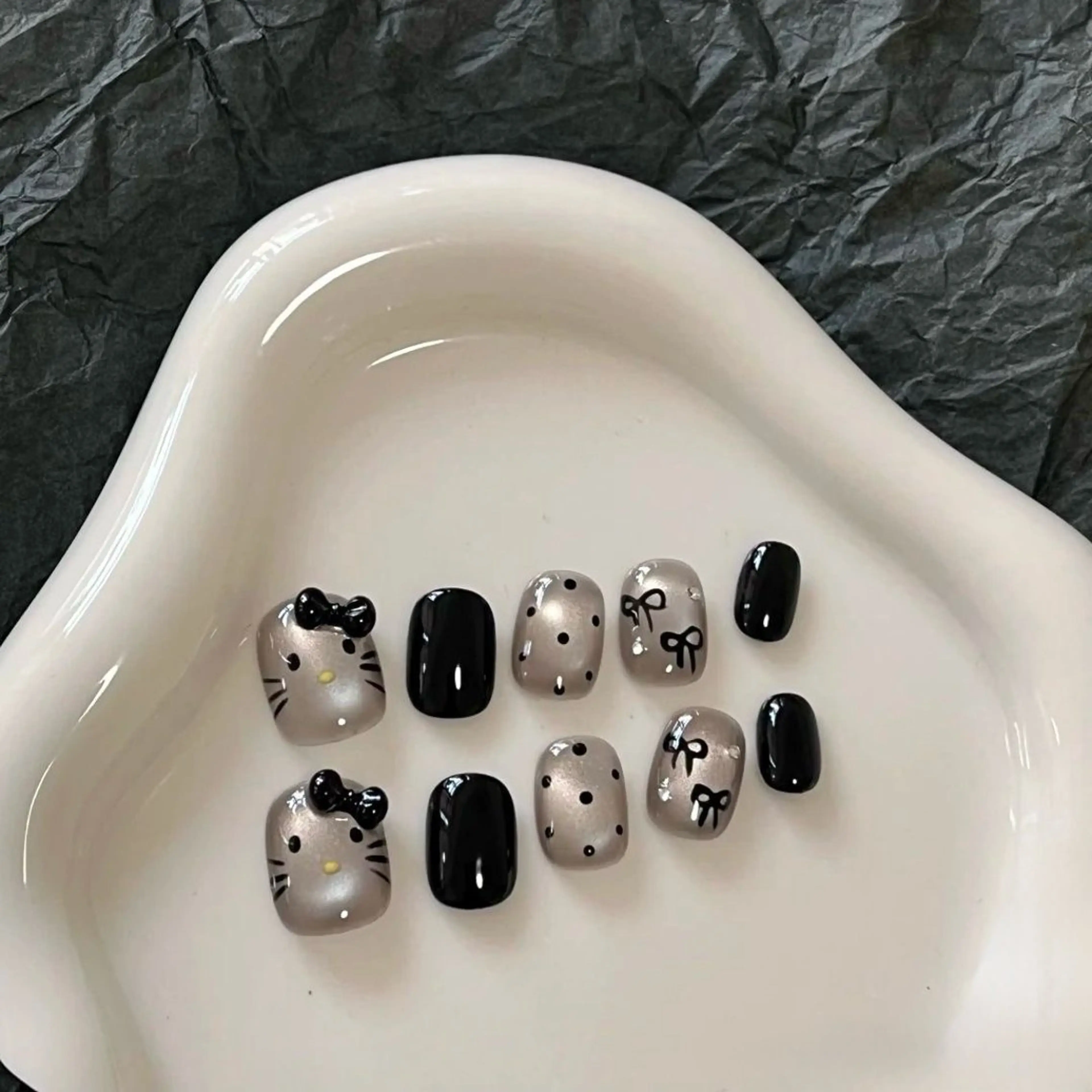 ネイル 長さ出し フレンチネイル グラデーション 卒業式 マグネットネイル ハンドネイル MIHANA NAILのネイルデザイン