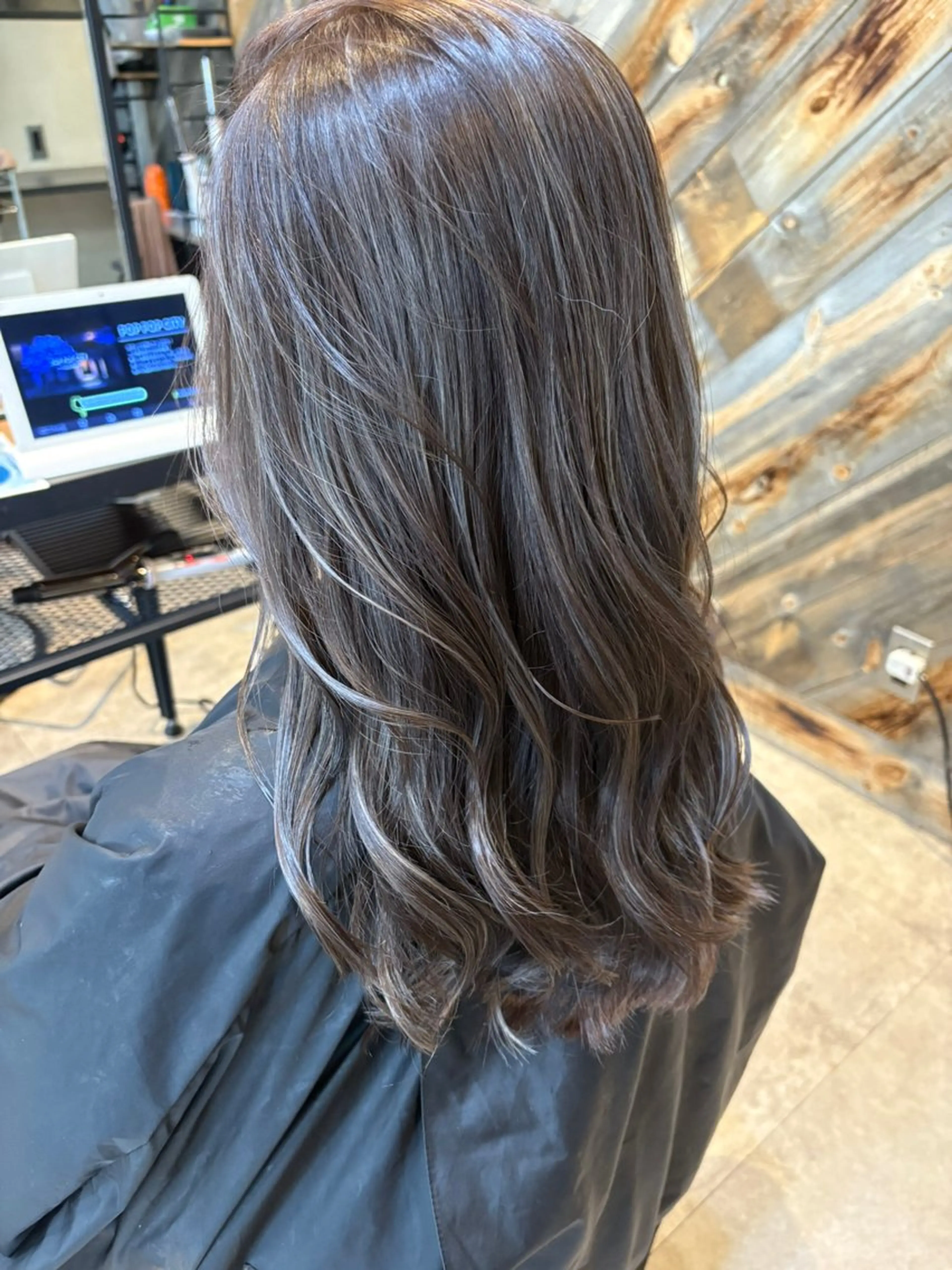 ロング ハイライト カット ヘアカラー トリートメント 山本 みきのヘアスタイル