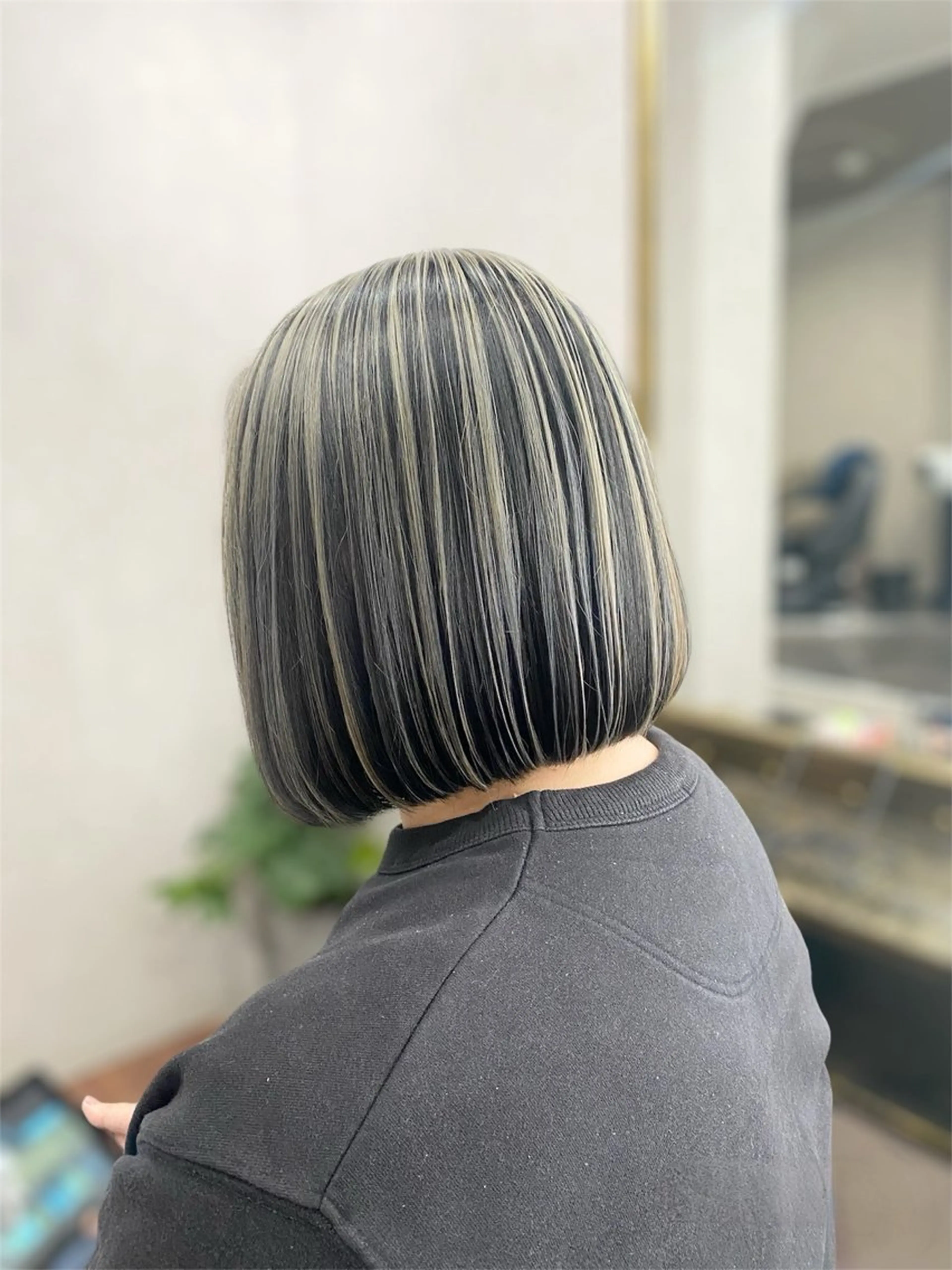 ミディアム カラー ヘアカラー トリートメント _White所属・ＳＨＩ ＺＵのヘアスタイル