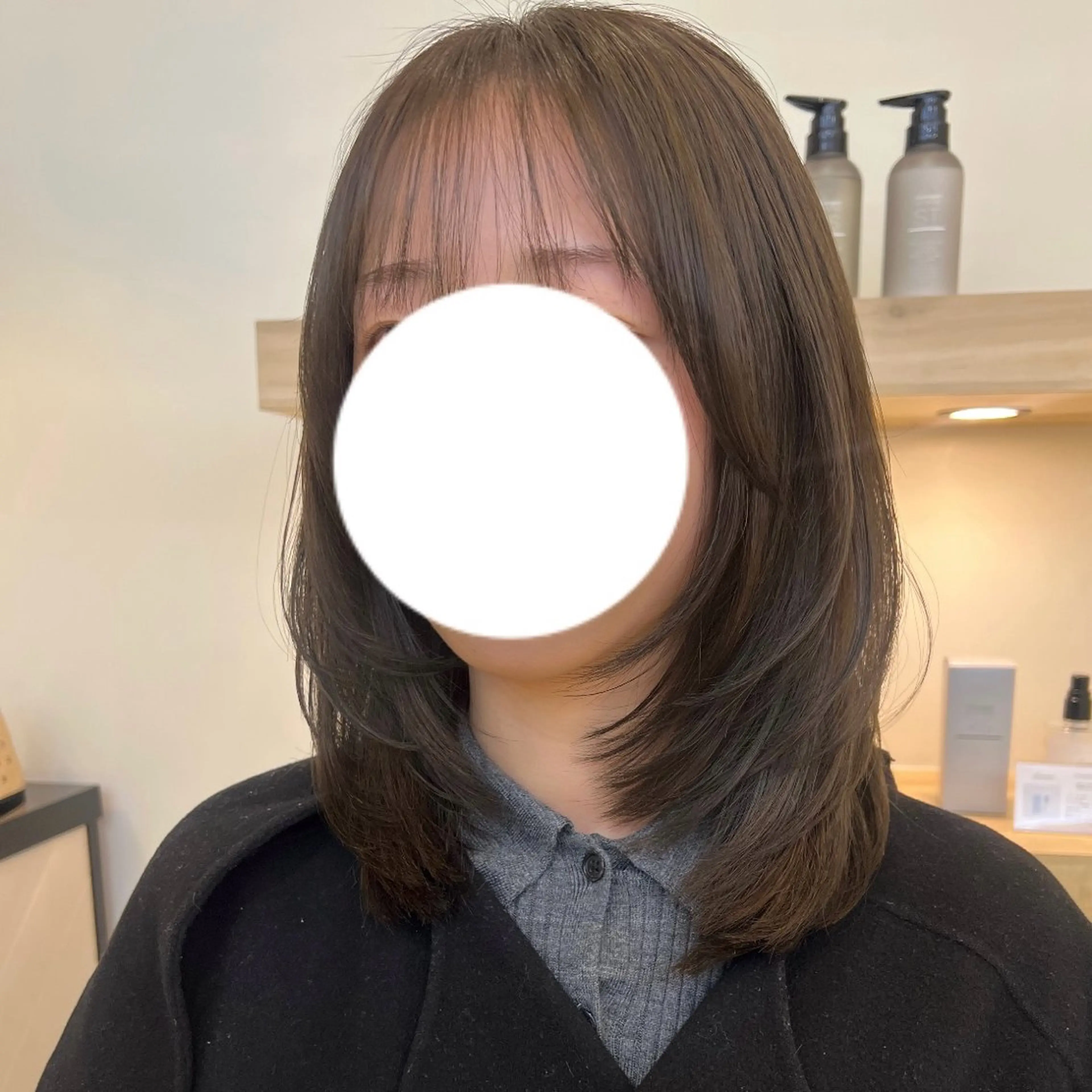 ミディアム レイヤーカット ワンホンパーマ/ 菜月のヘアスタイル