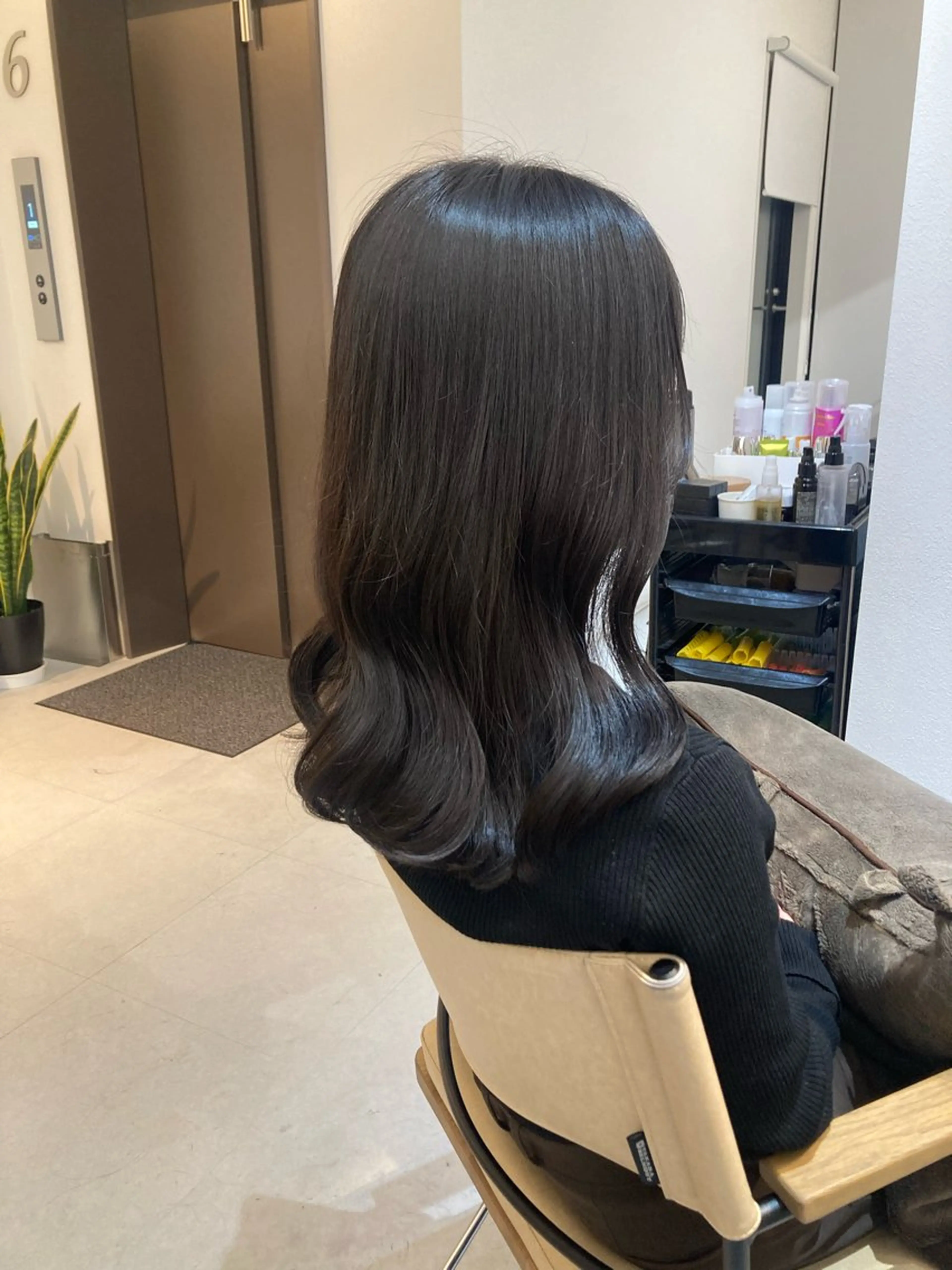 セミロング ✨色持ちの良い艶 カラー✨蟹江真世のヘアスタイル