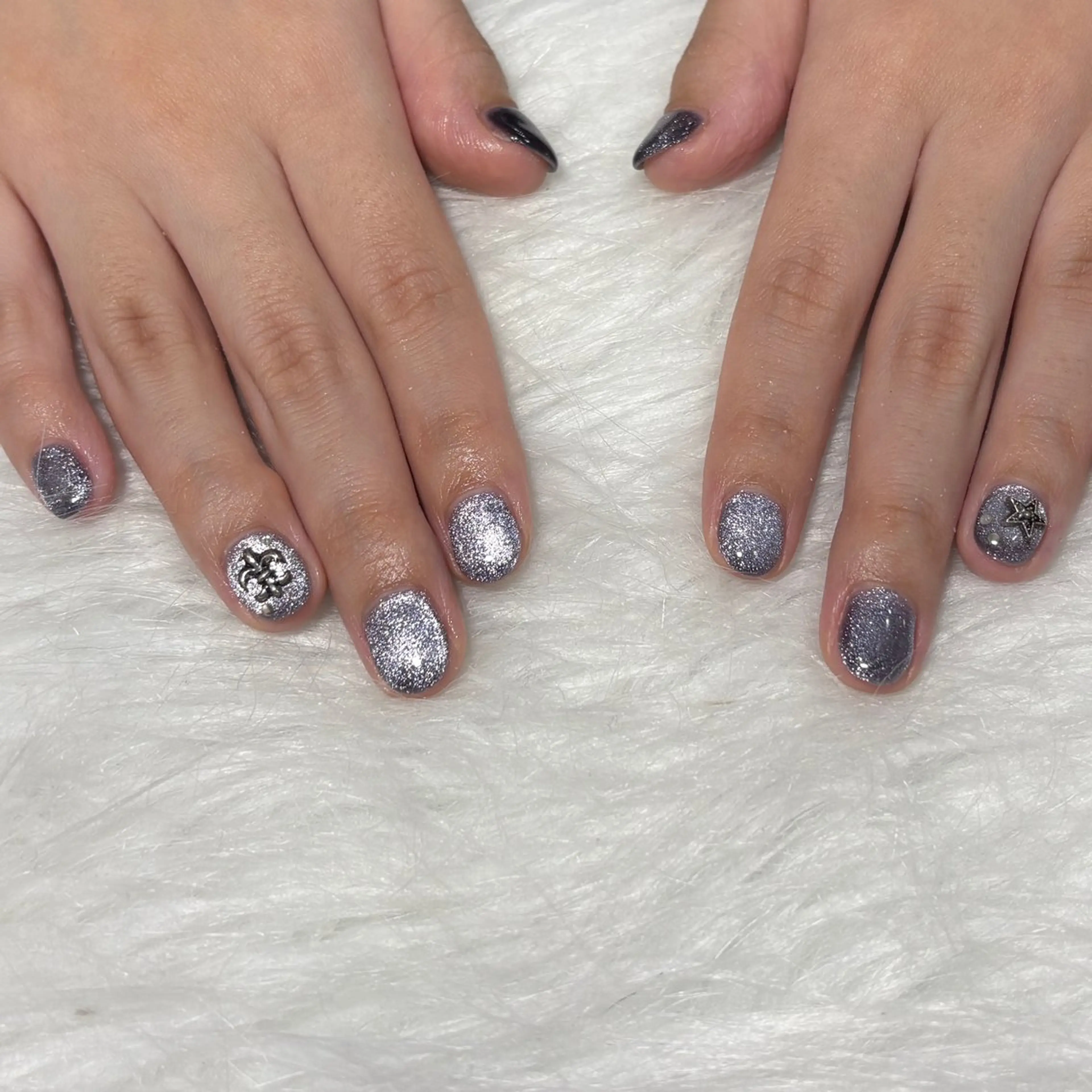 ネイル フットネイル マグネットネイル ハンドネイル LAVISH manaのネイルデザイン