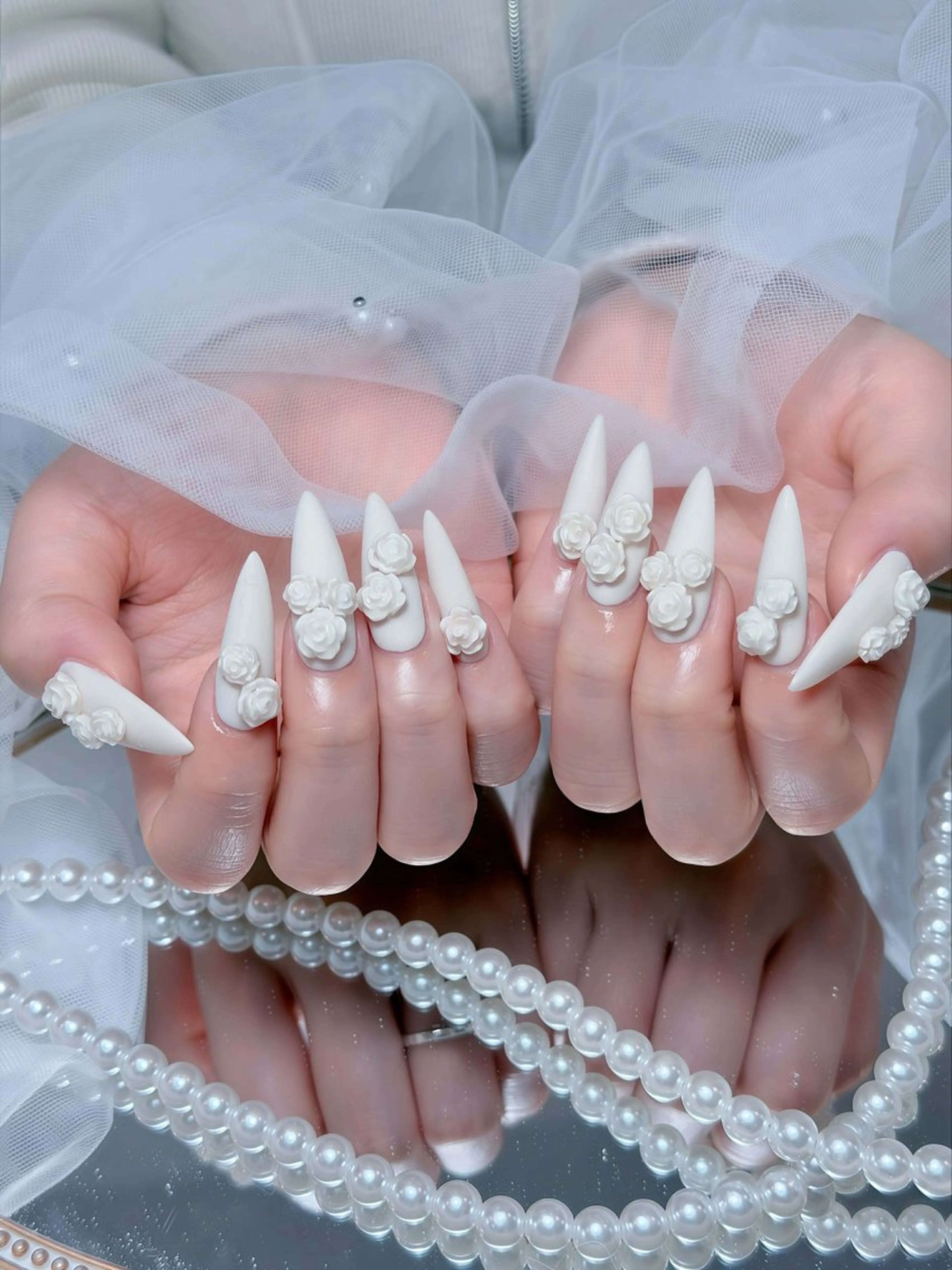 ネイル オーロラネイル ボルドー ブラウン 氷ネイル・うるうるネイル キラキラネイル ハンドネイル Julli NailStudioのネイルデザイン