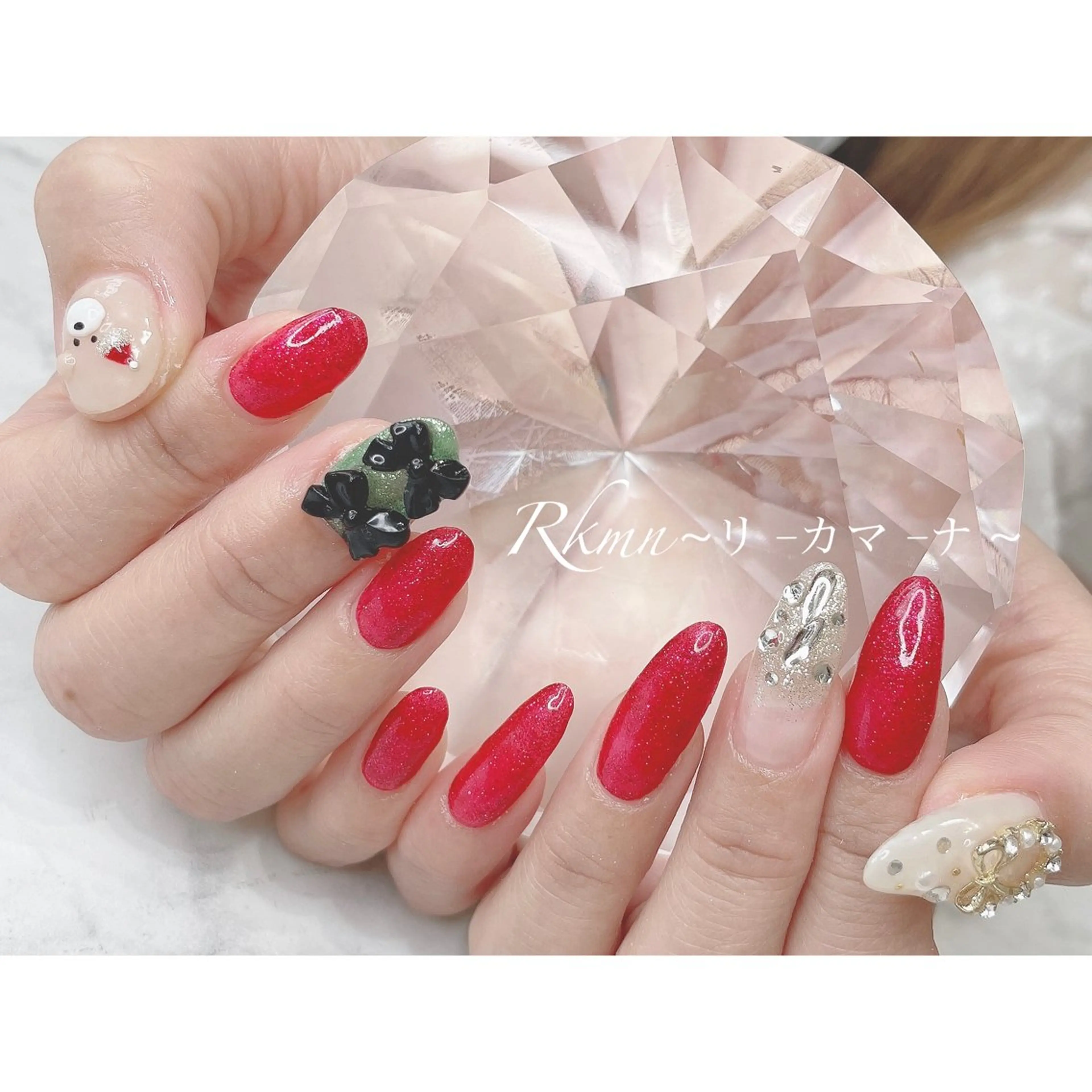 ネイル アートネイル キラキラネイル 赤色 リボン 春ネイル ハンドネイル フットネイル ハンドケア Rkmn ~リ-カマ-ナ~のネイルデザイン