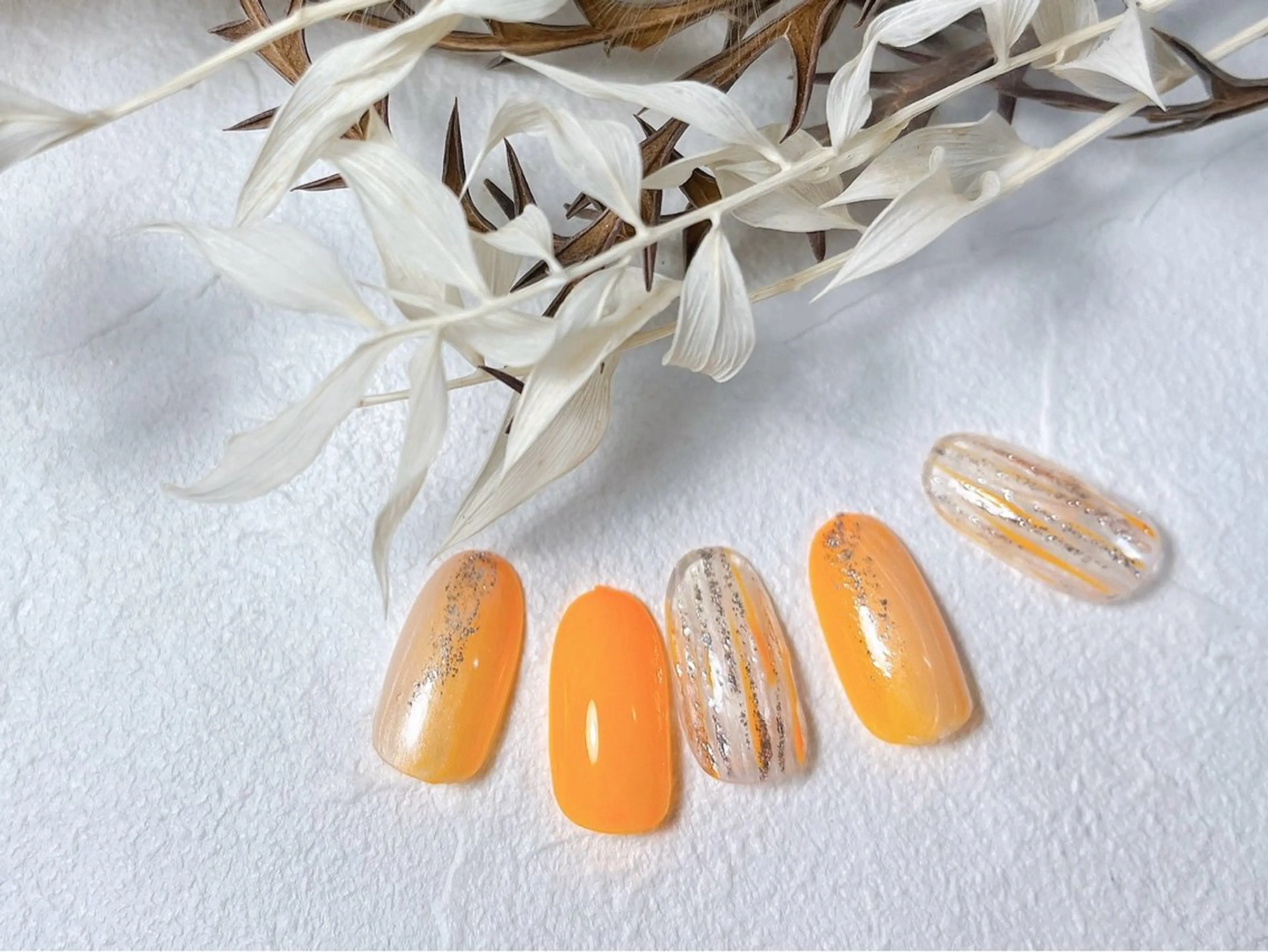 ネイル フットネイル ジェルネイル オレンジ パラジェル 夏ネイル kiki nail &brow二子玉川の眉毛・アイブロウイメージ