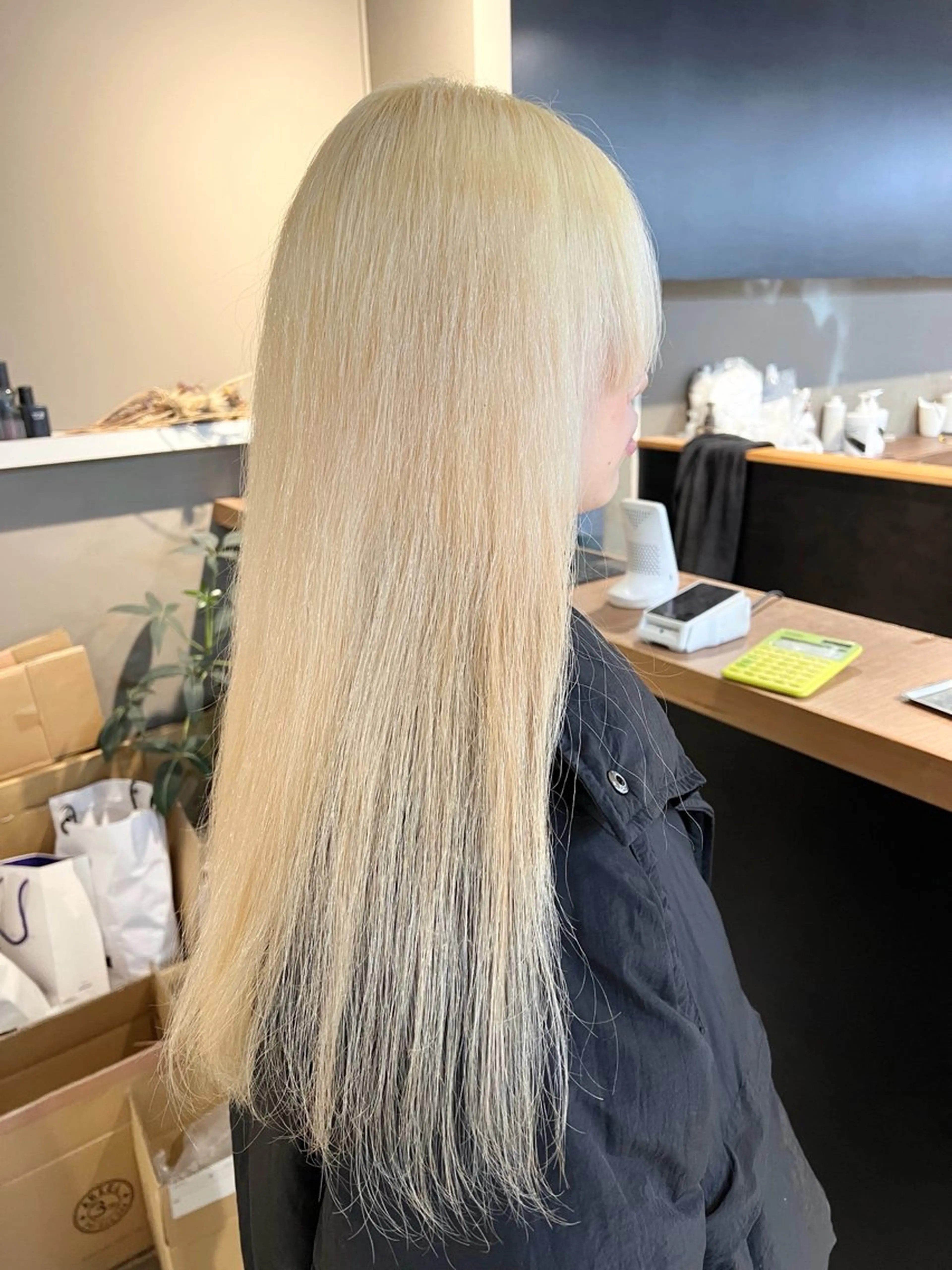 ロング カラー ブリーチ 抜きっぱなしブロンド daiki 原宿のヘアスタイル