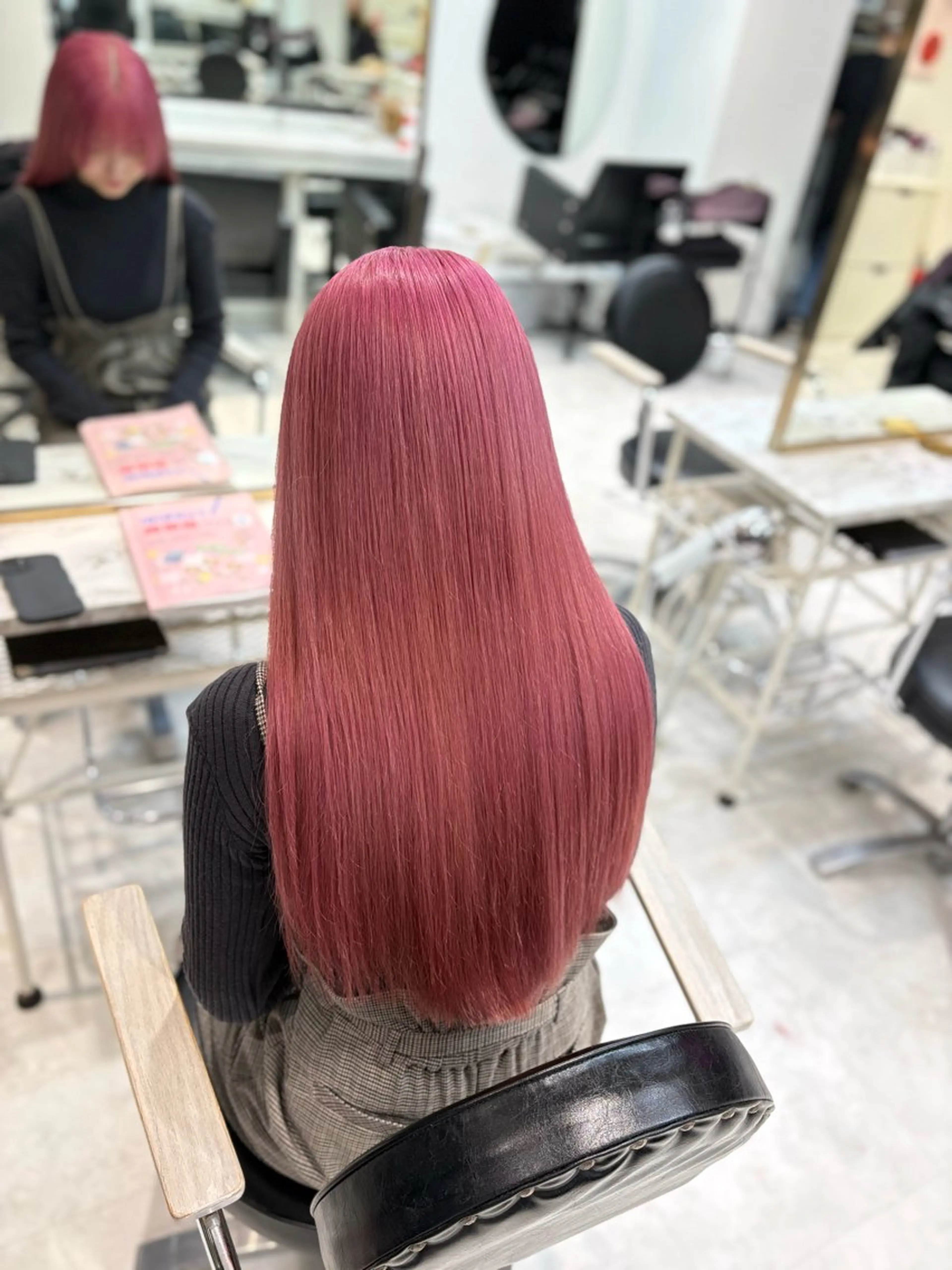 ロング カラー ピンクカラー ヘアカラー トリートメント ヘアセット 色落ち綺麗🩰ハイ トーン🎀RINKAのヘアスタイル