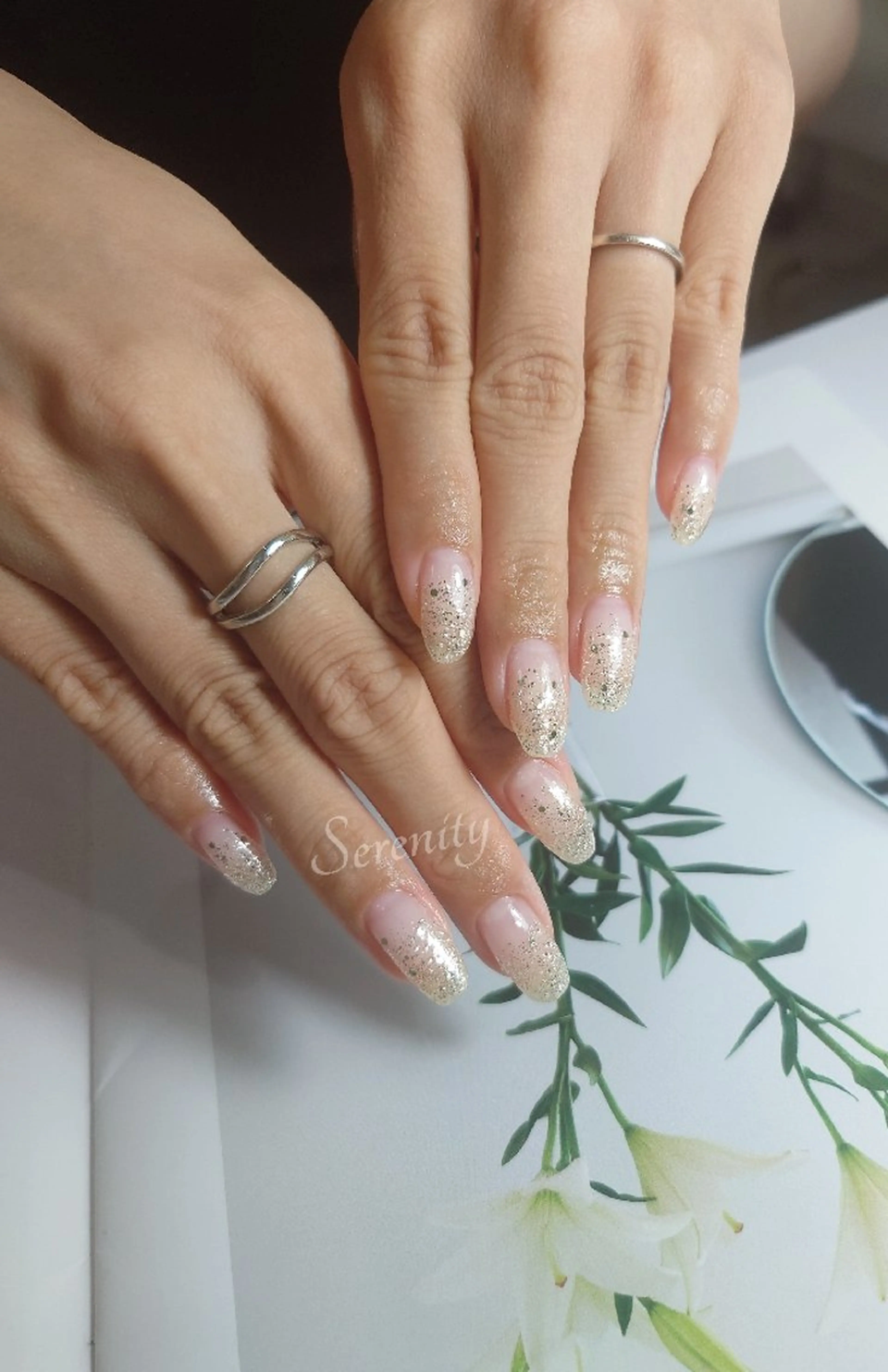 ネイル グラデーション ラメ(グリッター) ラメグラデーション ワンカラーネイル シンプルネイル nail  serenityのネイルデザイン