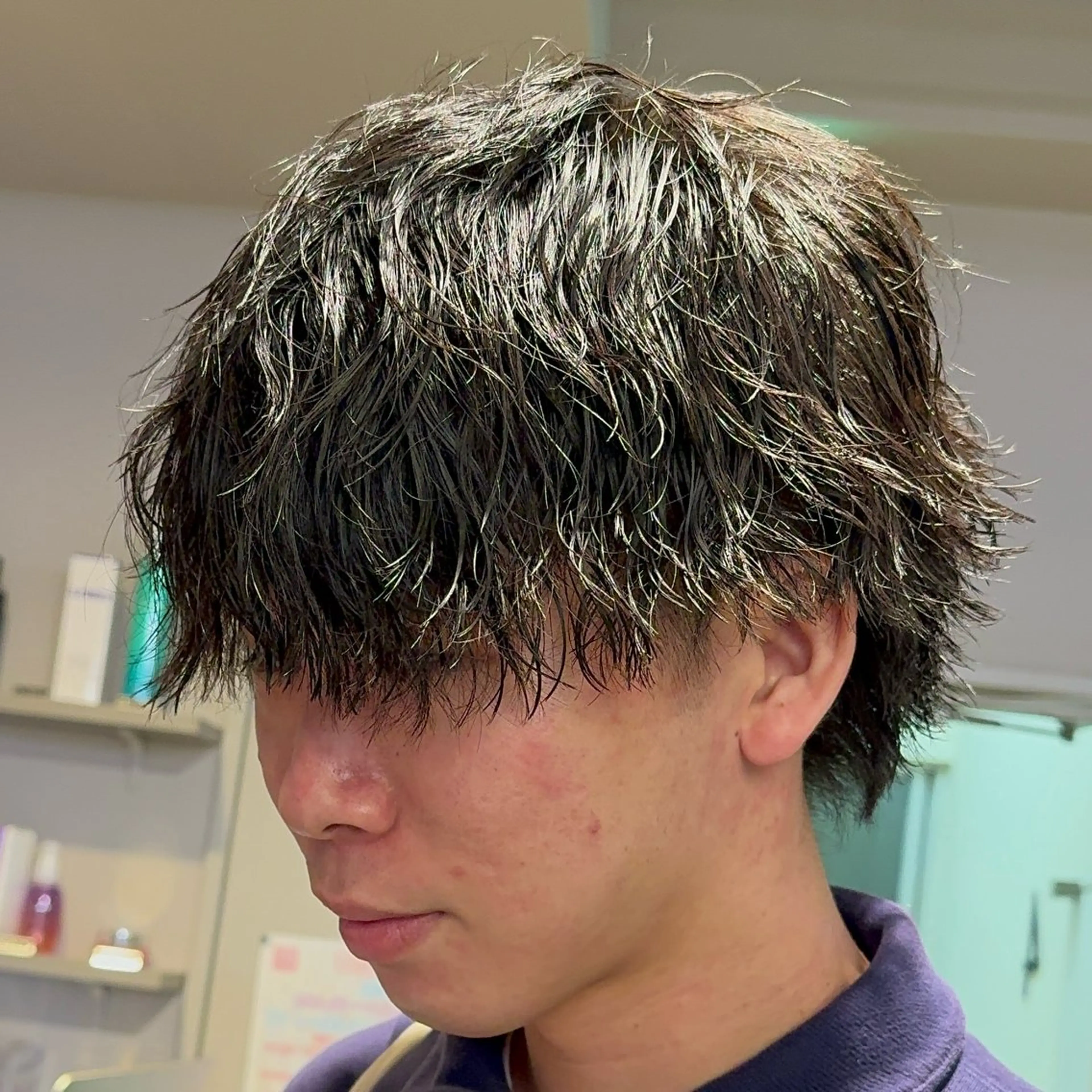 ミディアム パーマ ヘアアレンジ メンズ ミディアムパーマ メンズパーマ 顔まわりカット の達人のヘアスタイル